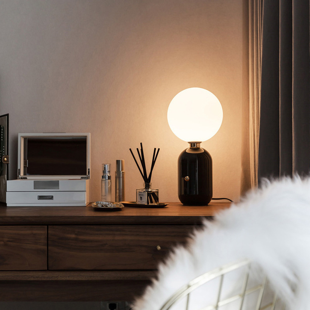 Nordic Simple Bedroom Bedside Light Luxury Glass Ball Table Lamp-Handwovenlamp