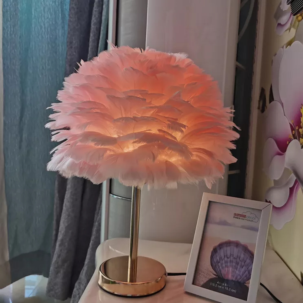 Creative Romantic Desk Lamp Nordic Style Bedside Feather Lamp-Handwovenlamp