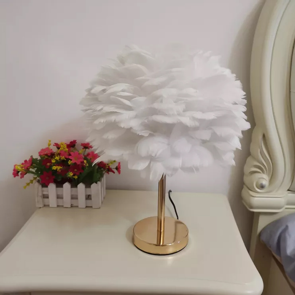 Creative Romantic Desk Lamp Nordic Style Bedside Feather Lamp-Handwovenlamp