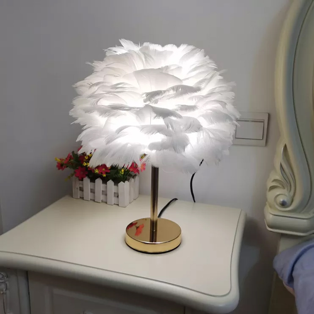 Creative Romantic Desk Lamp Nordic Style Bedside Feather Lamp-Handwovenlamp