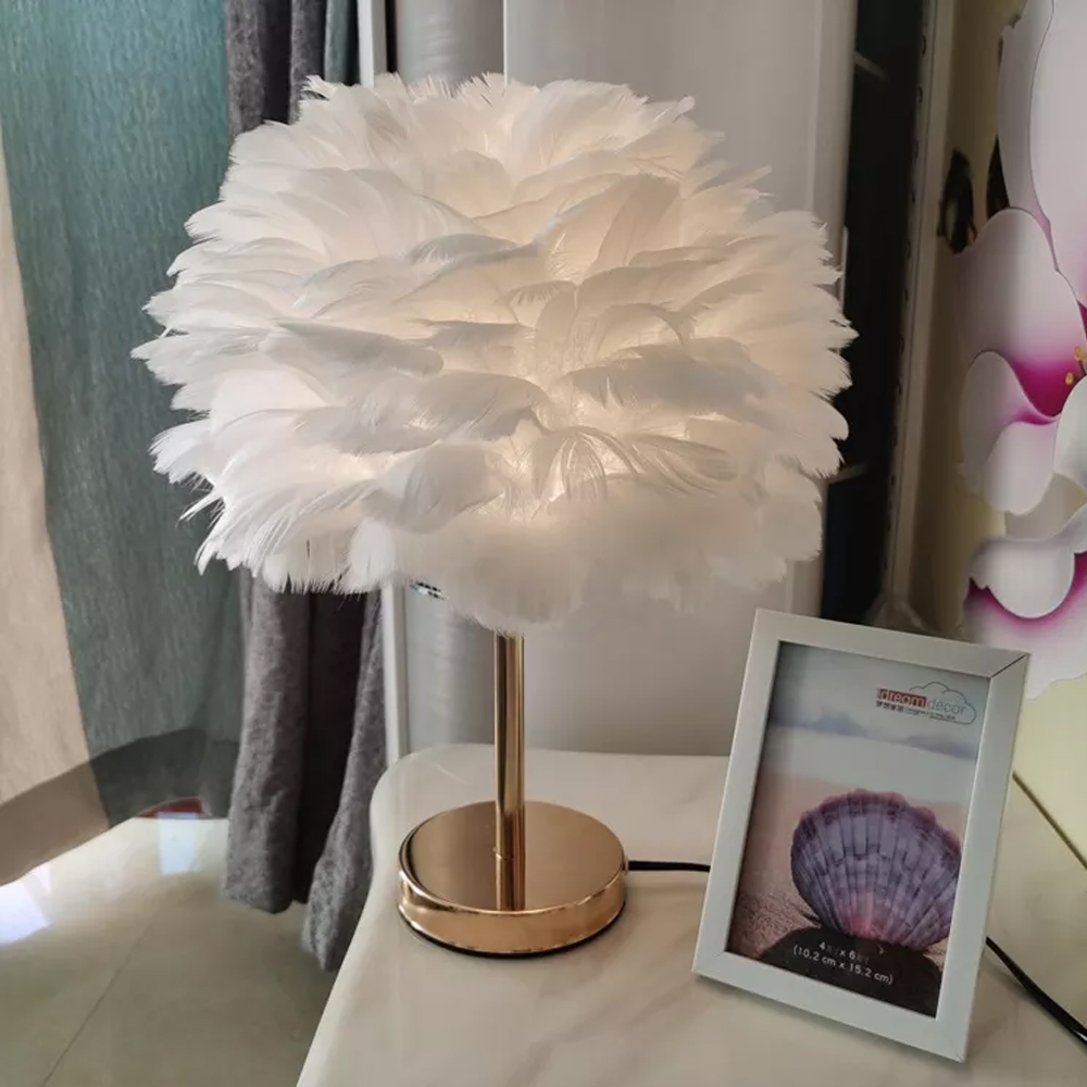 Creative Romantic Desk Lamp Nordic Style Bedside Feather Lamp-Handwovenlamp