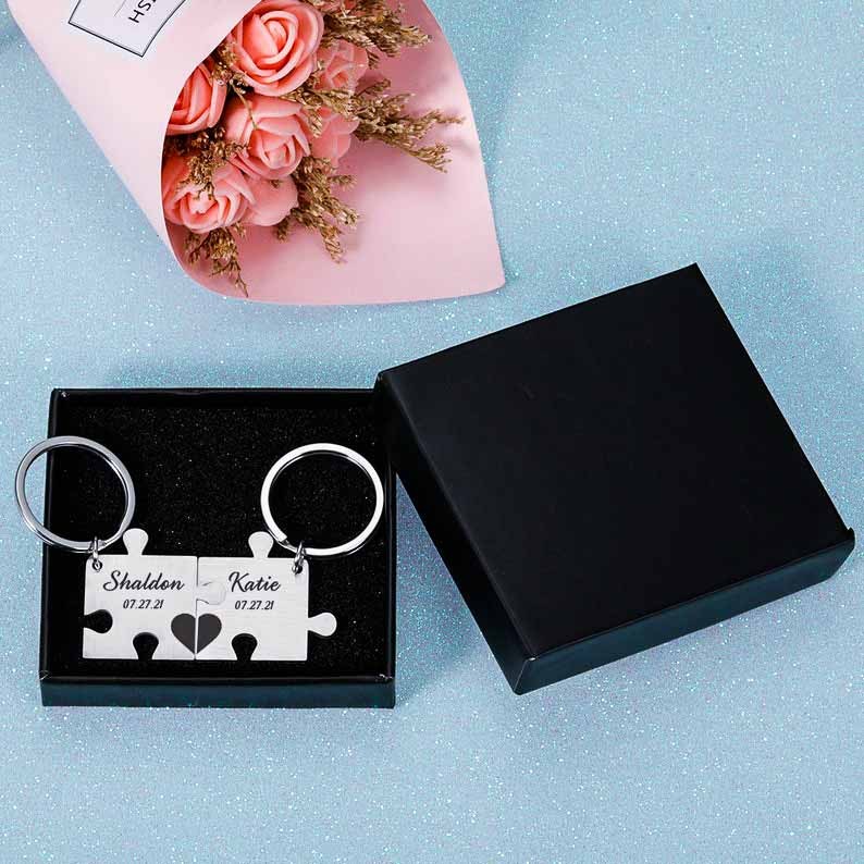 Puzzle Keychain Set Personalized 2 Names & Date Interlocking Keychain for Couple
