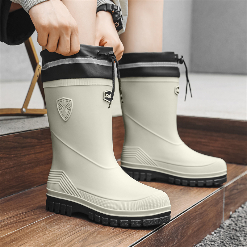 Men's Mid-Tube Non-Slip Waterproof Rain Boots - Thick-Soled Outdoor Water Boots with Toe Protection, Warm Rubber Shoes for Outdoor Work, Hiking, and Gardening
