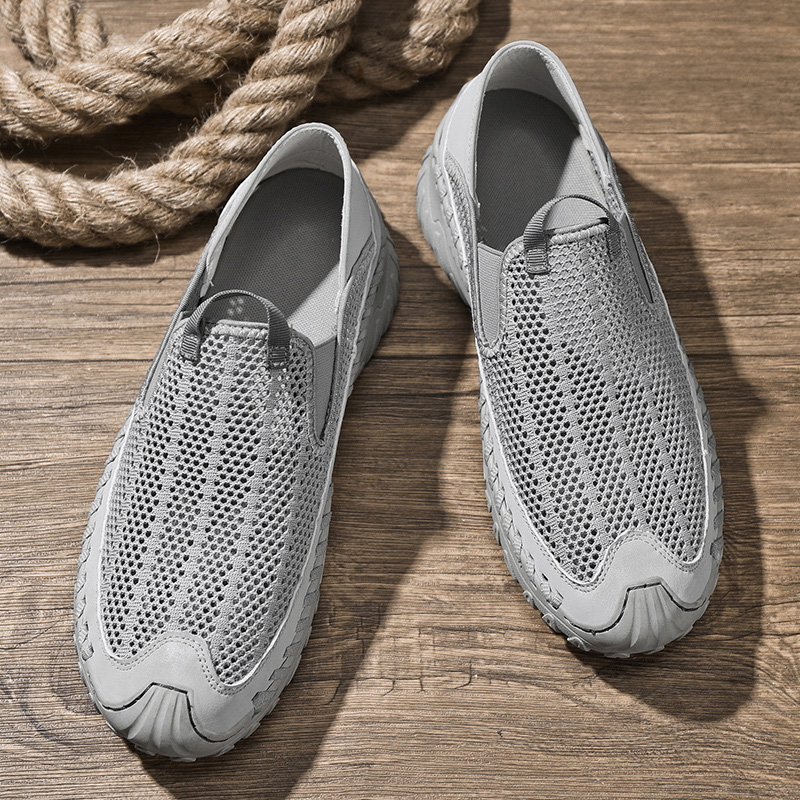Men's Casual Handmade Breathable Hollow Mesh Loafers Outdoor Lightweight and Fashionable Soft Soled Driving Shoes