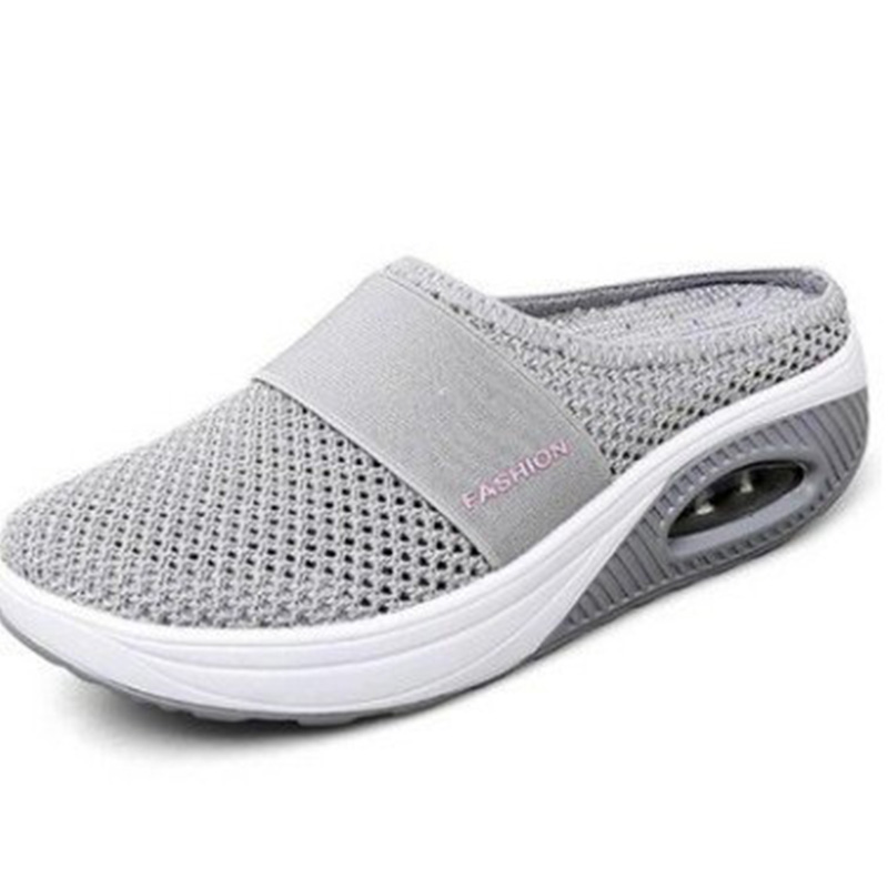 Comfortable and lightweight wedge slippers