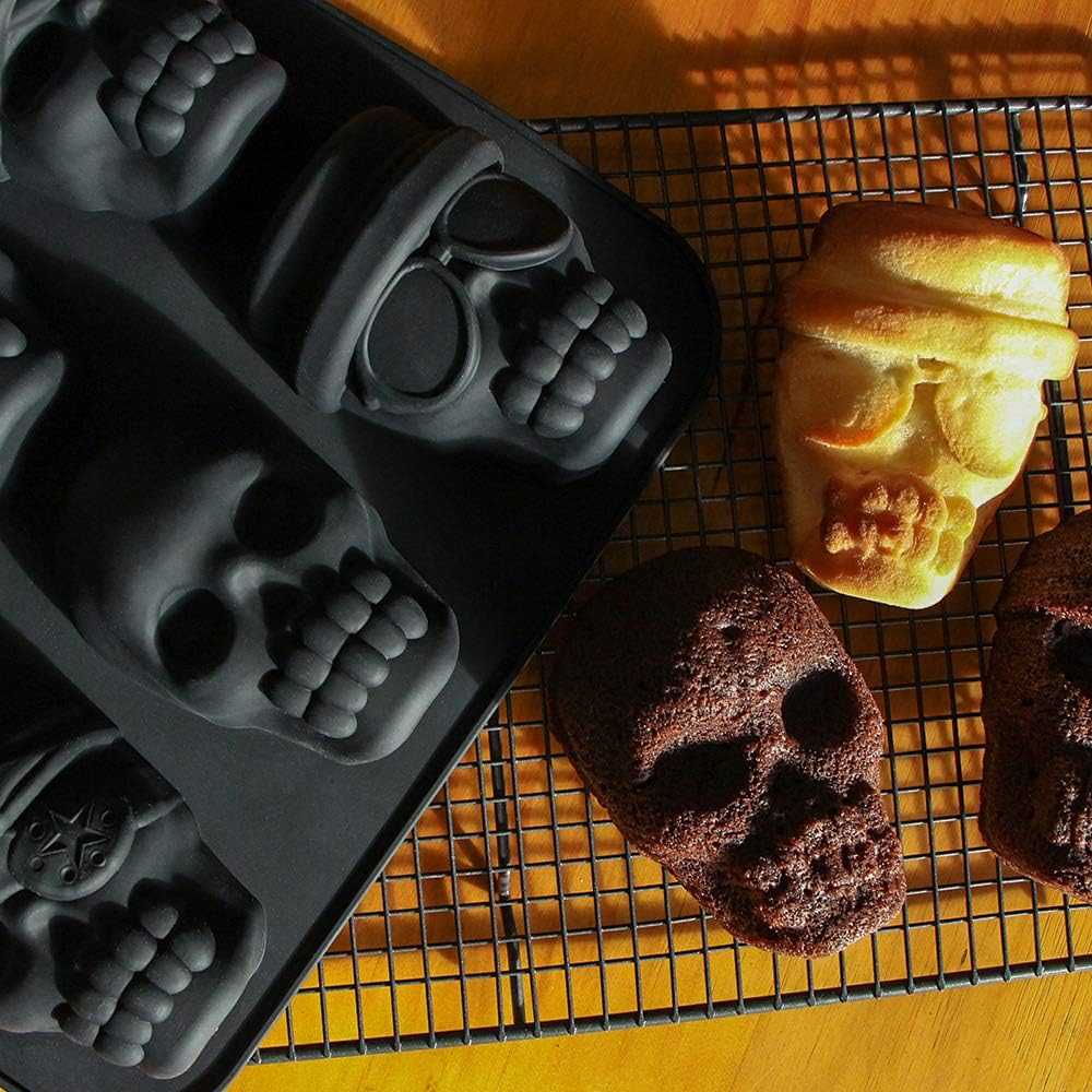Last Day! 49% OFF 🔥 Halloween Skull Silicone Mold | Spooky Baking Pan for Cake, Pizza & Jelly 💀🎃