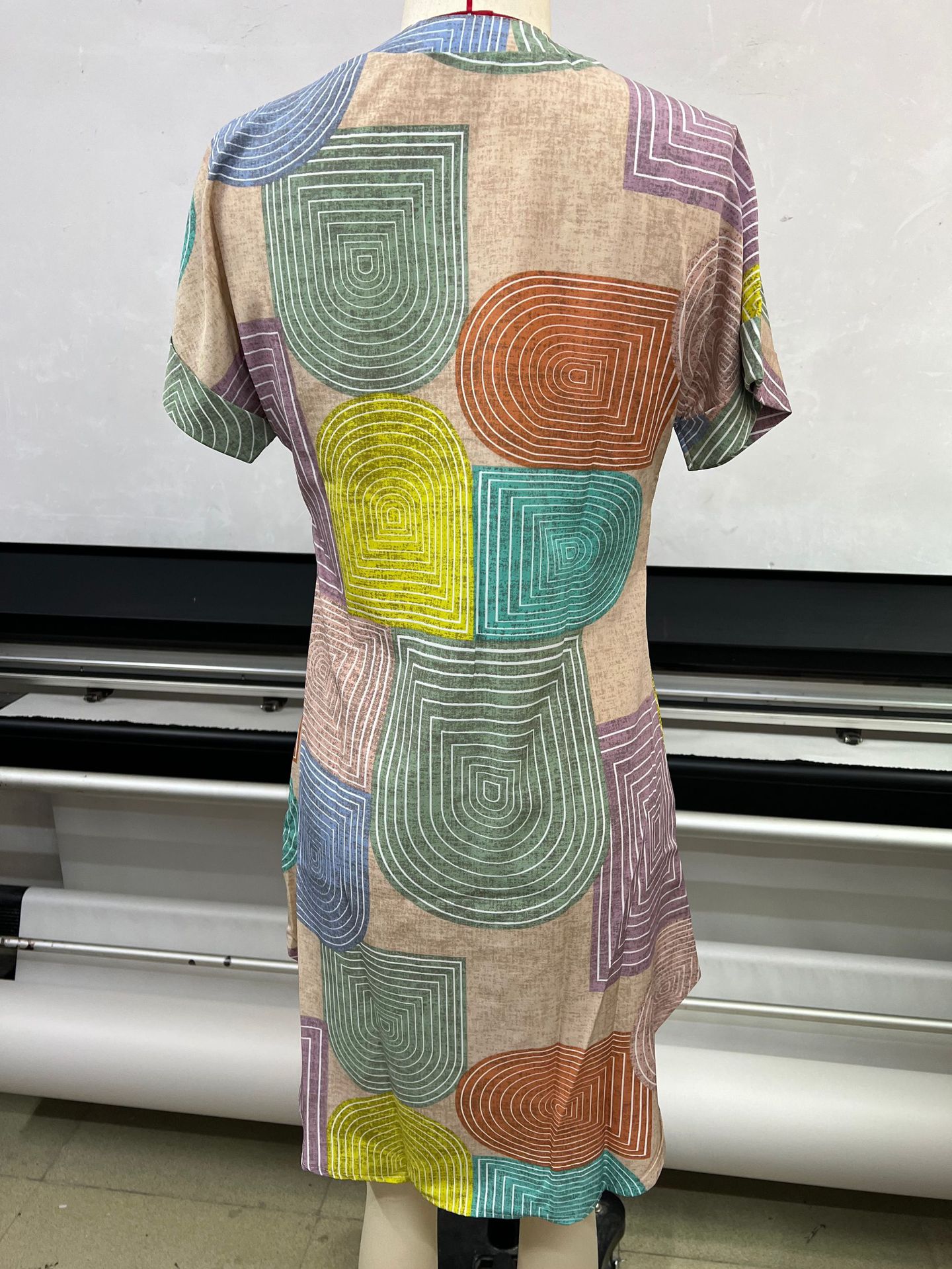 Summer Geometric Print Elegant V-neck Buttoned Women's Short-sleeved Dress