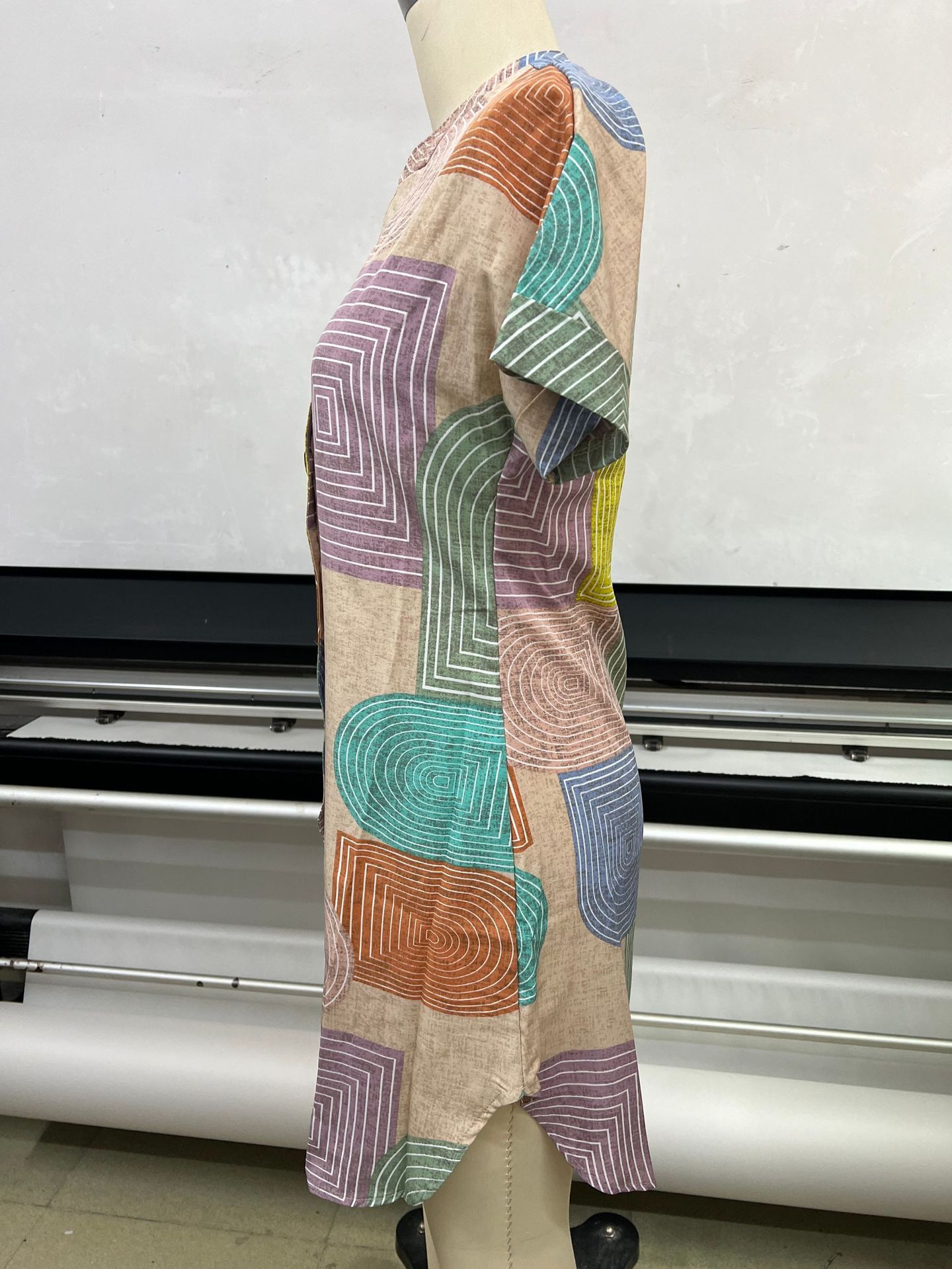 Summer Geometric Print Elegant V-neck Buttoned Women's Short-sleeved Dress