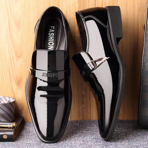 2025 men's shoes new pointed bright patent leather business leather shoes