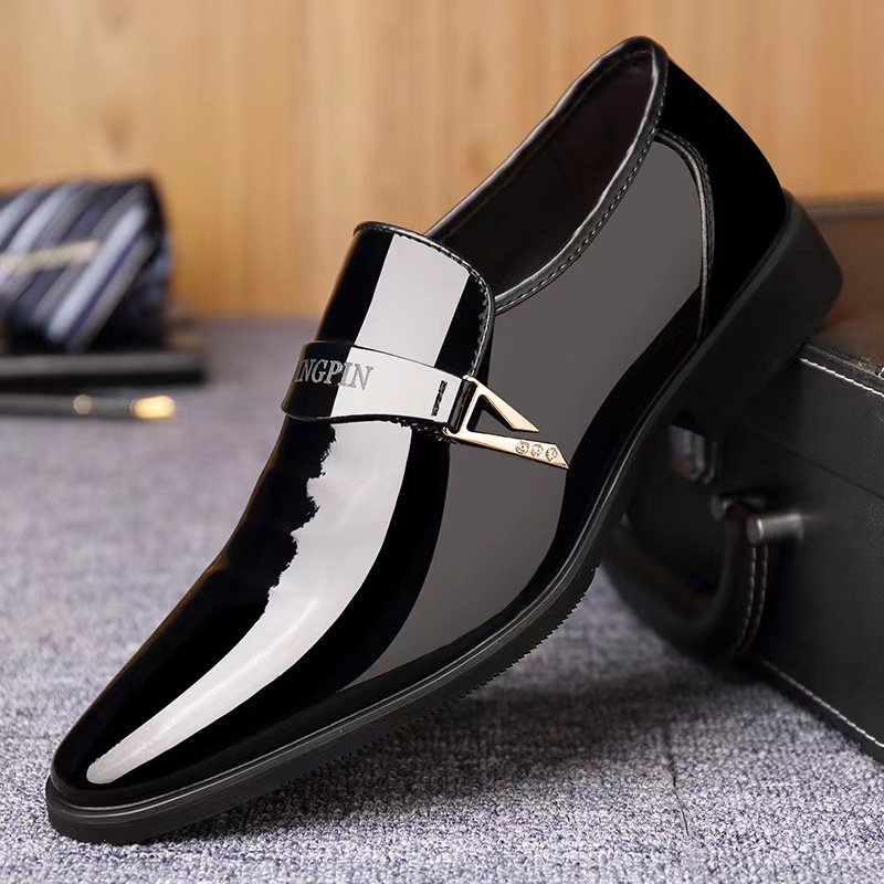 2025 men's shoes new pointed bright patent leather business leather shoes