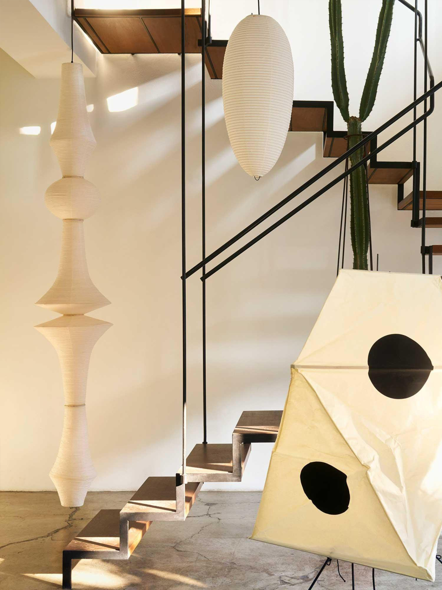 Rice Paper E Pendant Light-elegalight