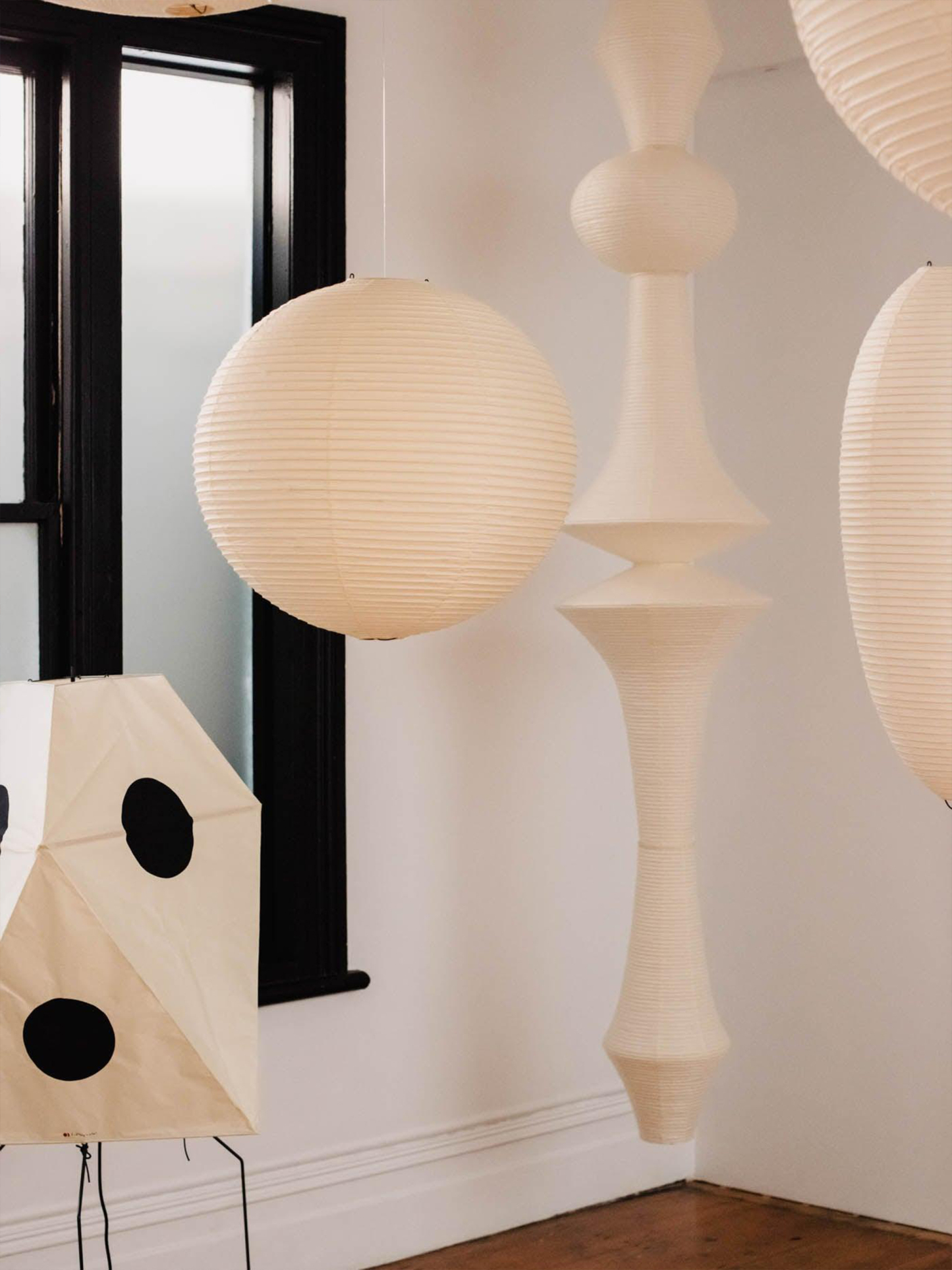 Rice Paper E Pendant Light-elegalight