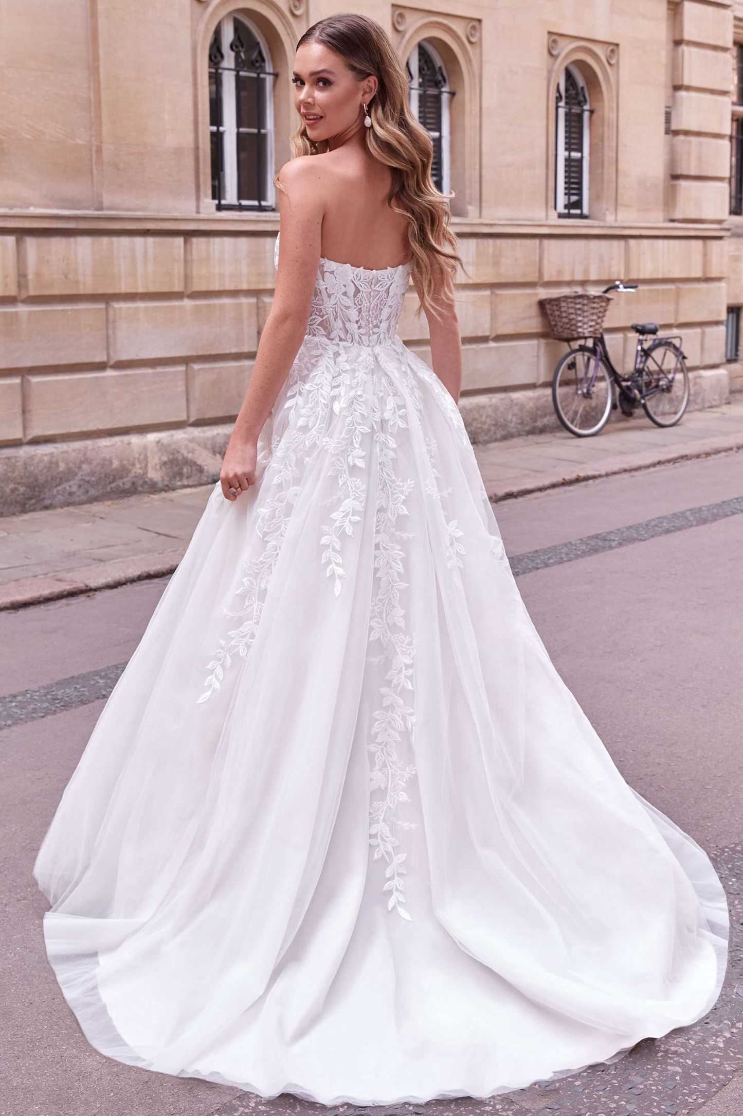 Adore by Justin Alexander  11181 Allegra