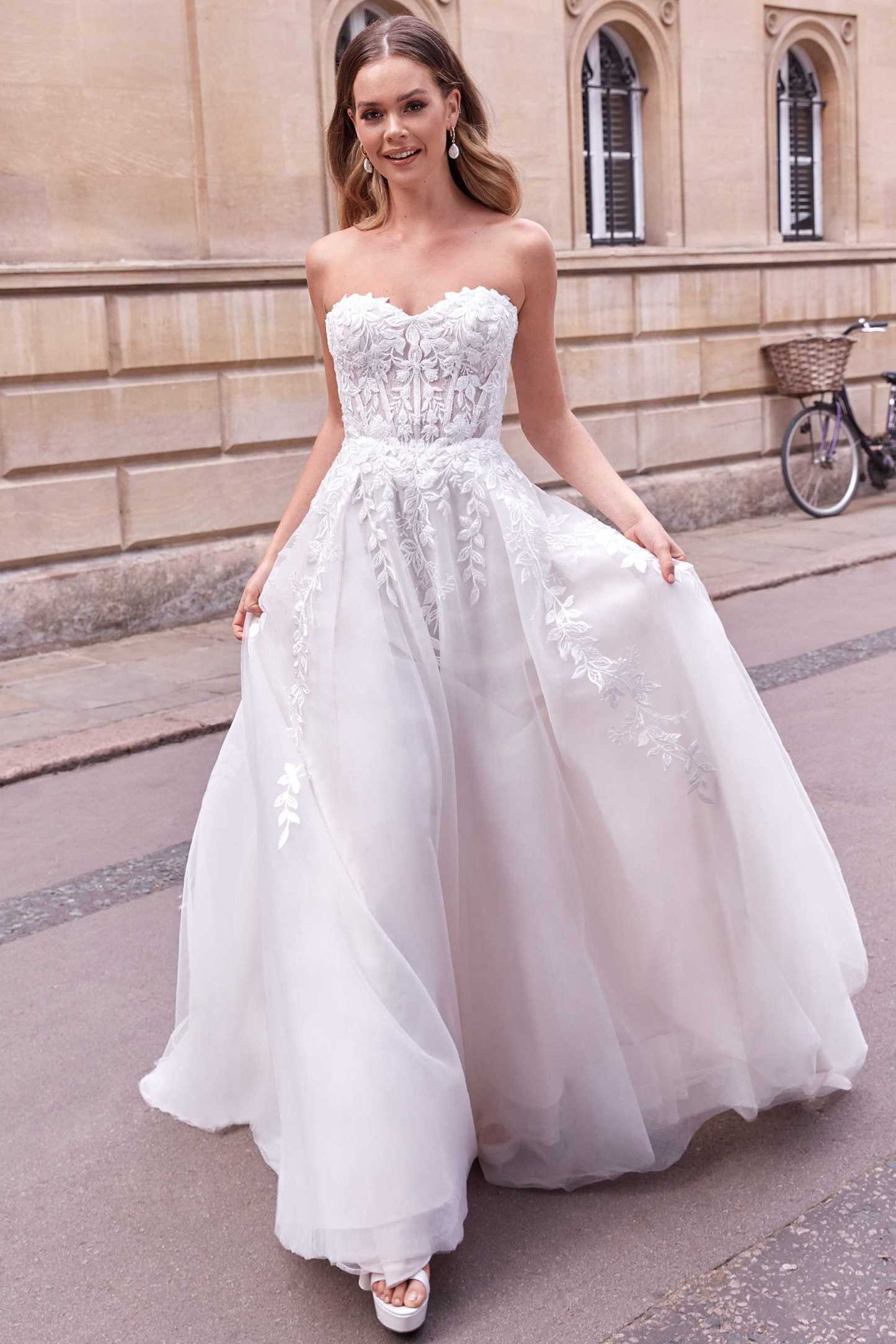 Adore by Justin Alexander  11181 Allegra