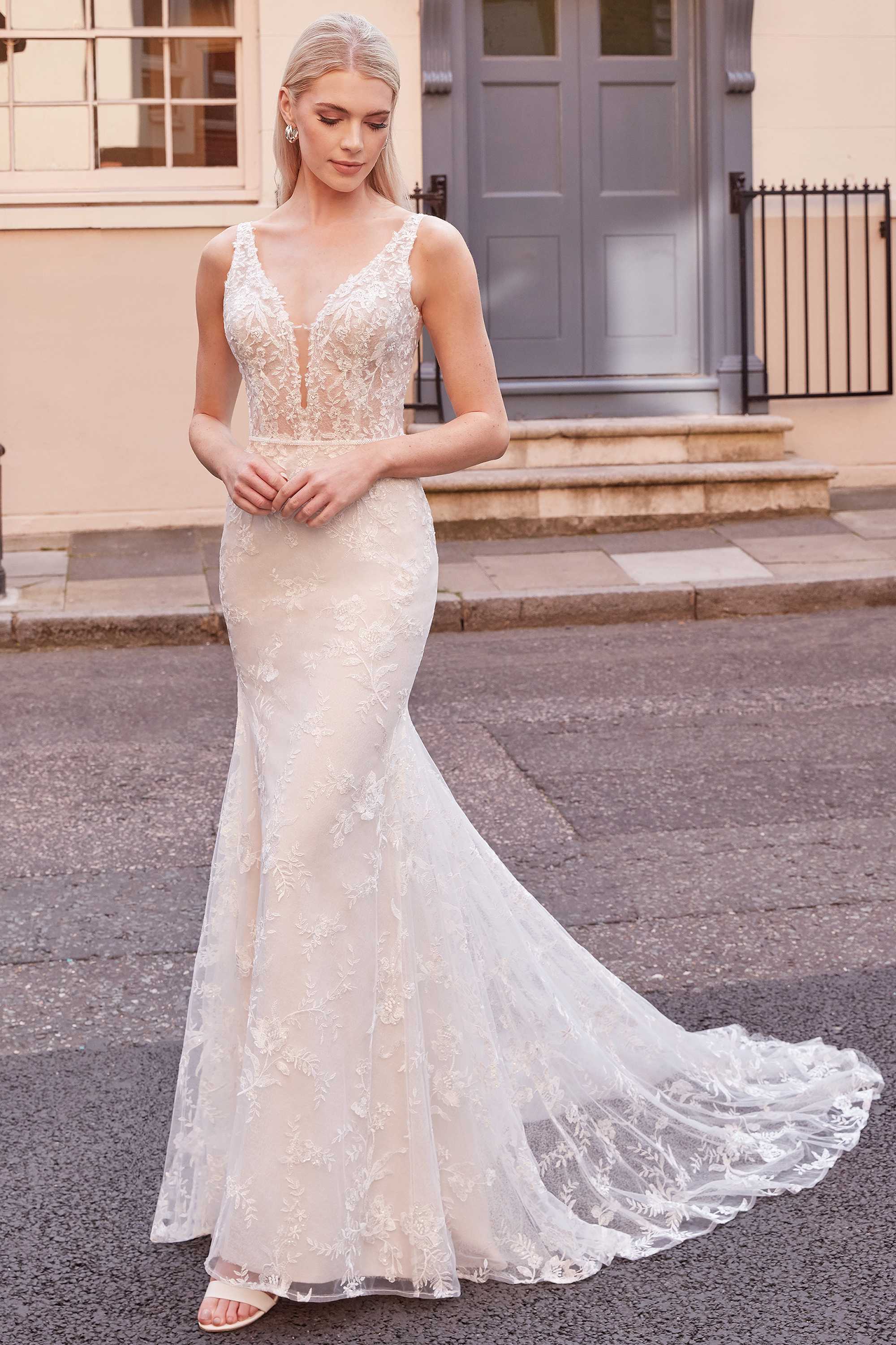 Adore by Justin Alexander  11242 Minka