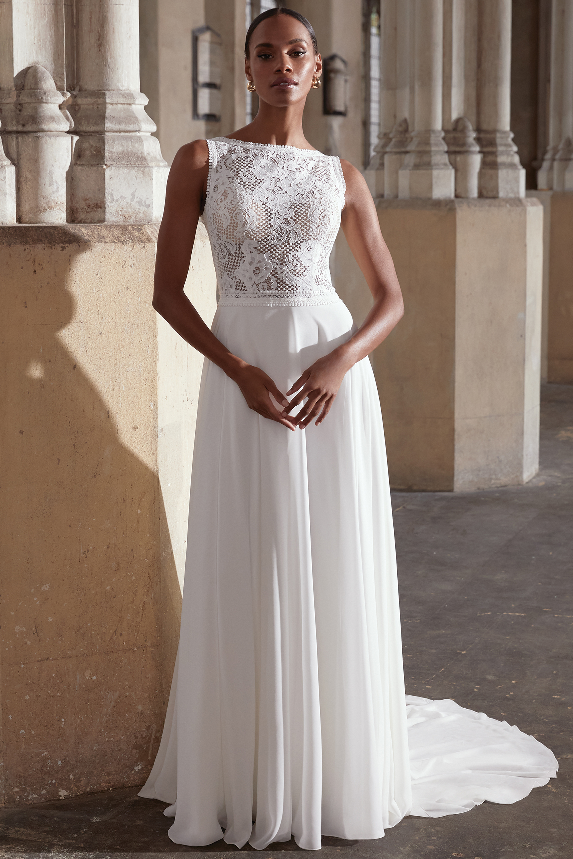 Adore by Justin Alexander  11289 Ruth