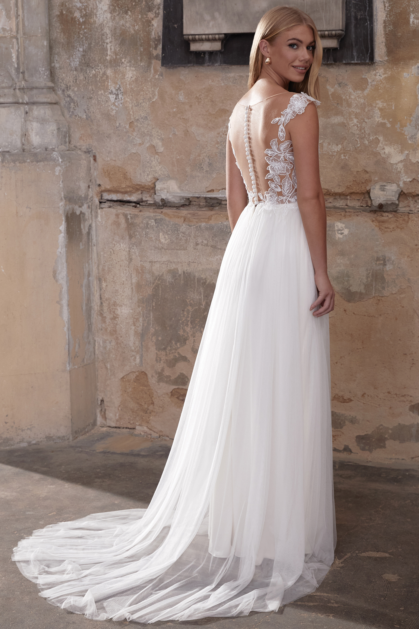 Adore by Justin Alexander 11301 Lorelei