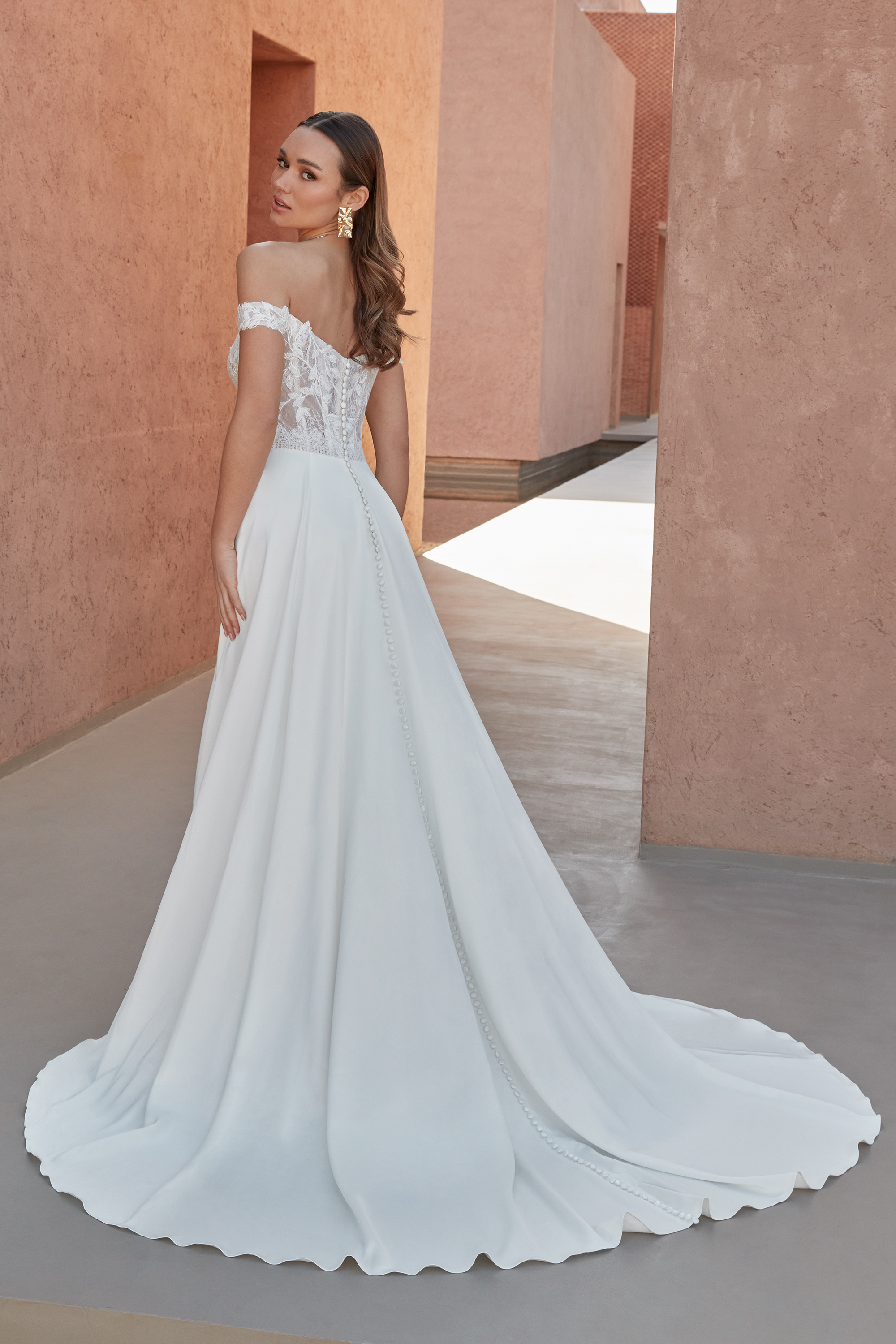 Adore by Justin Alexander  11317 Imara