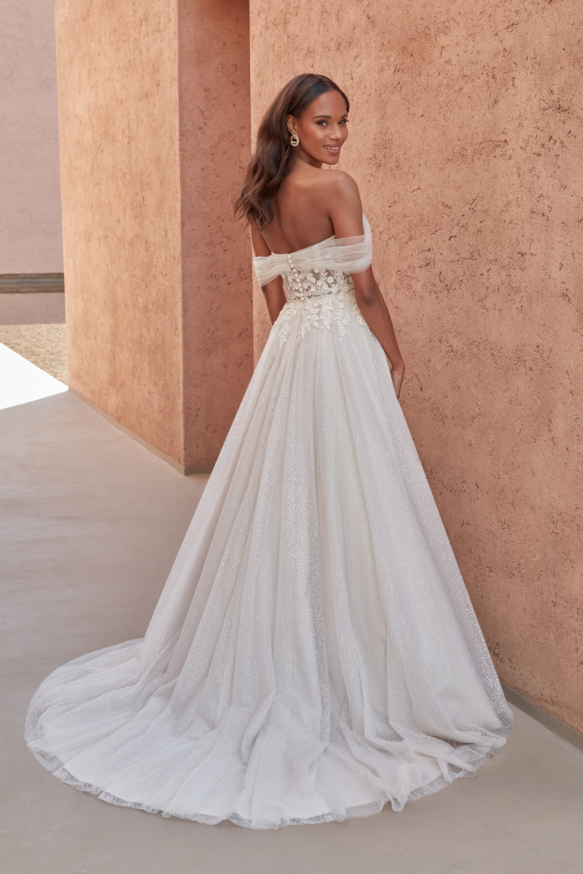 Adore by Justin Alexander  11323 Ana