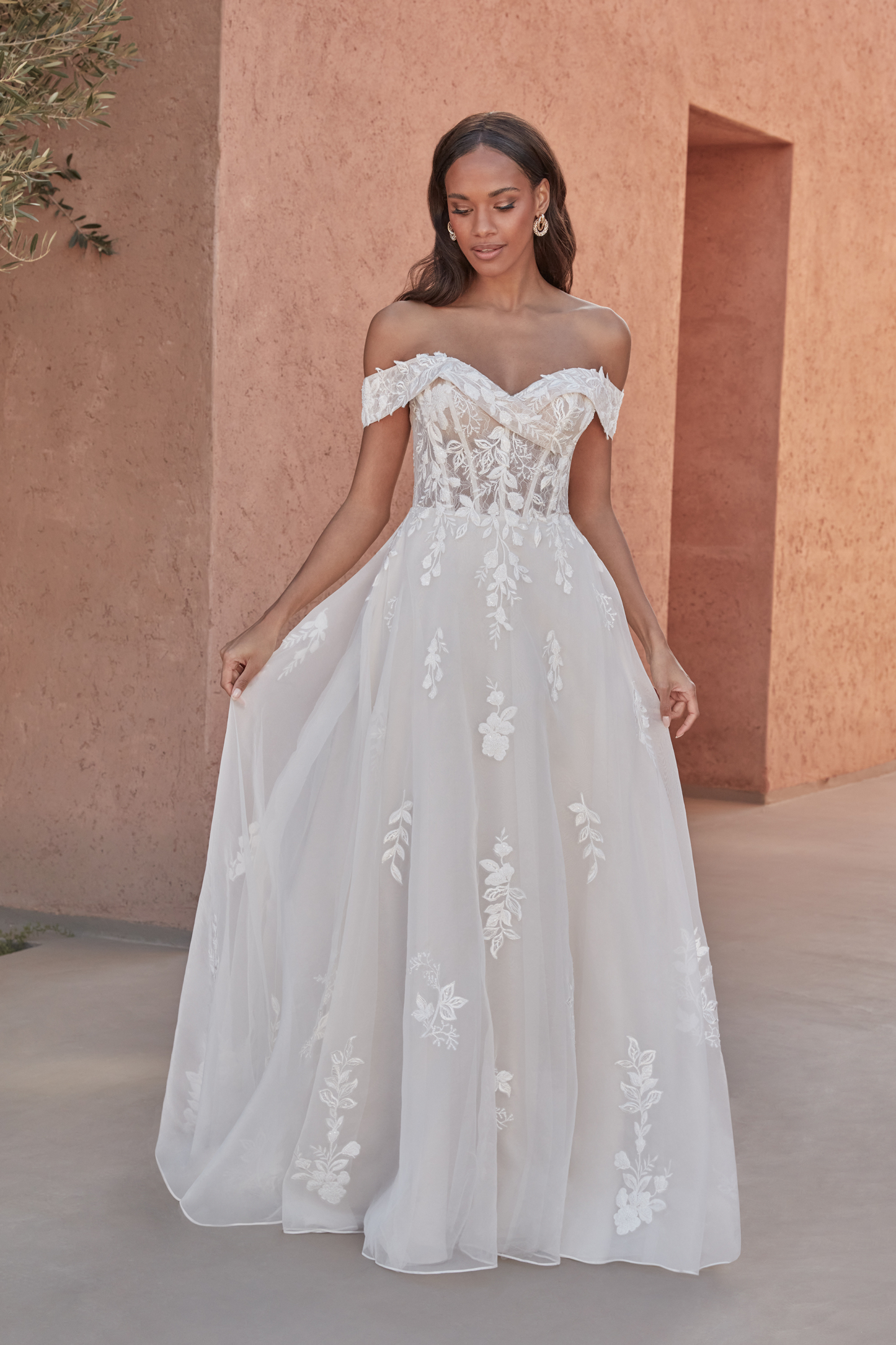 Adore by Justin Alexander  11328 Nalda
