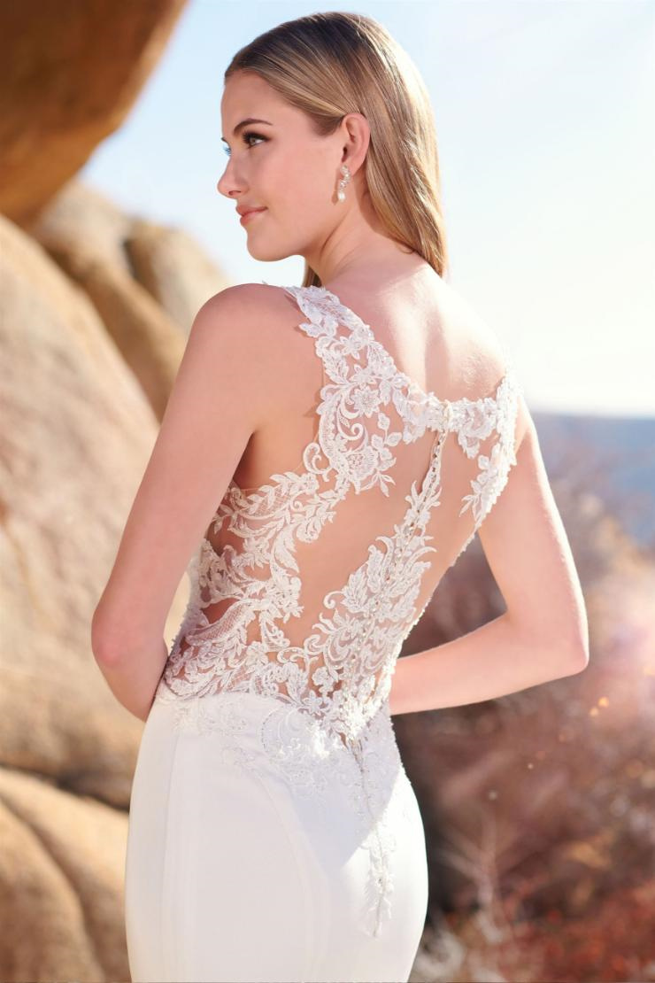 Fit and Flare Jewel Lace Appliques Wedding Dress #220111