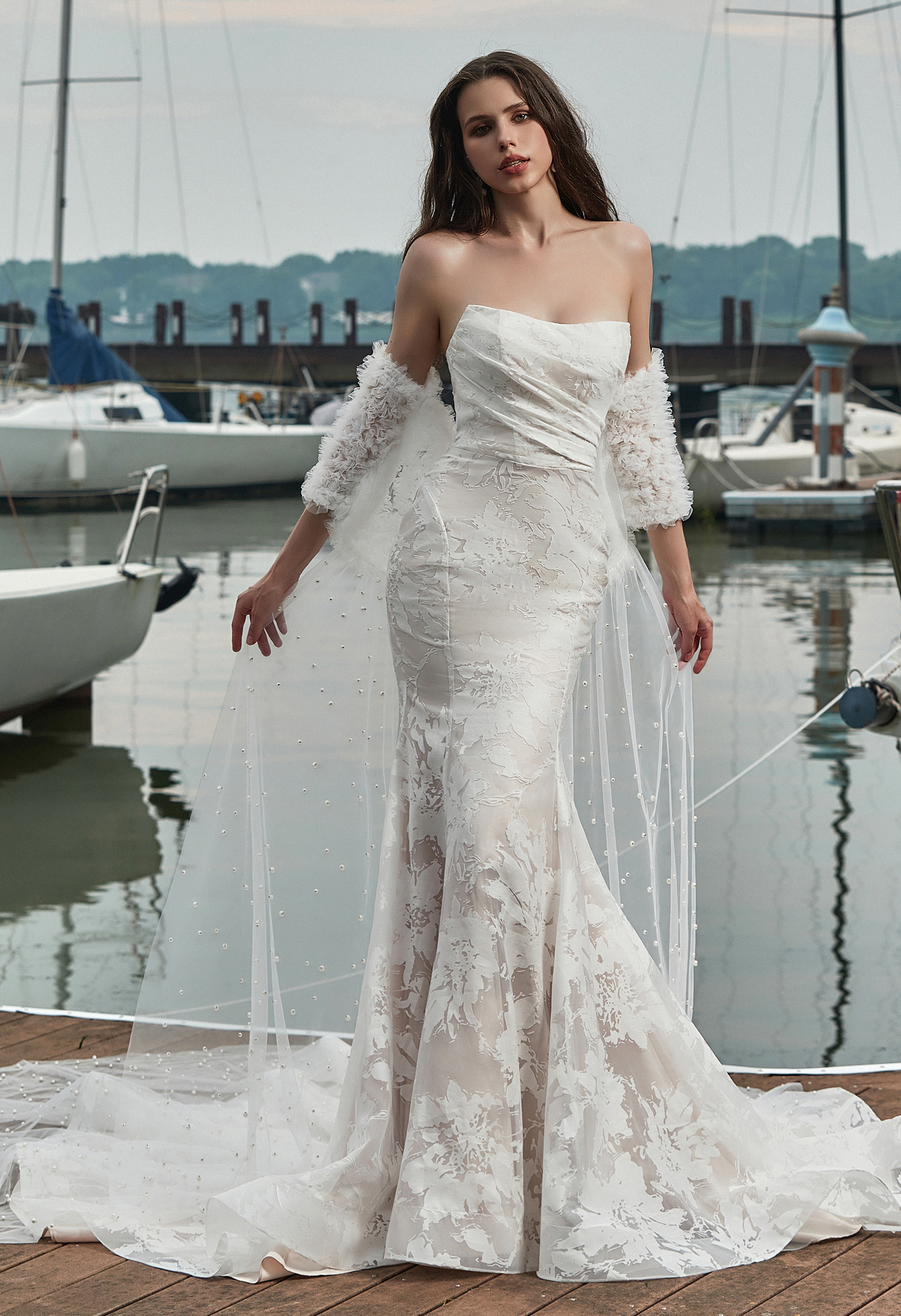Strapless Mermaid Organza Wedding Dress with Detachable Shawl  HW3343