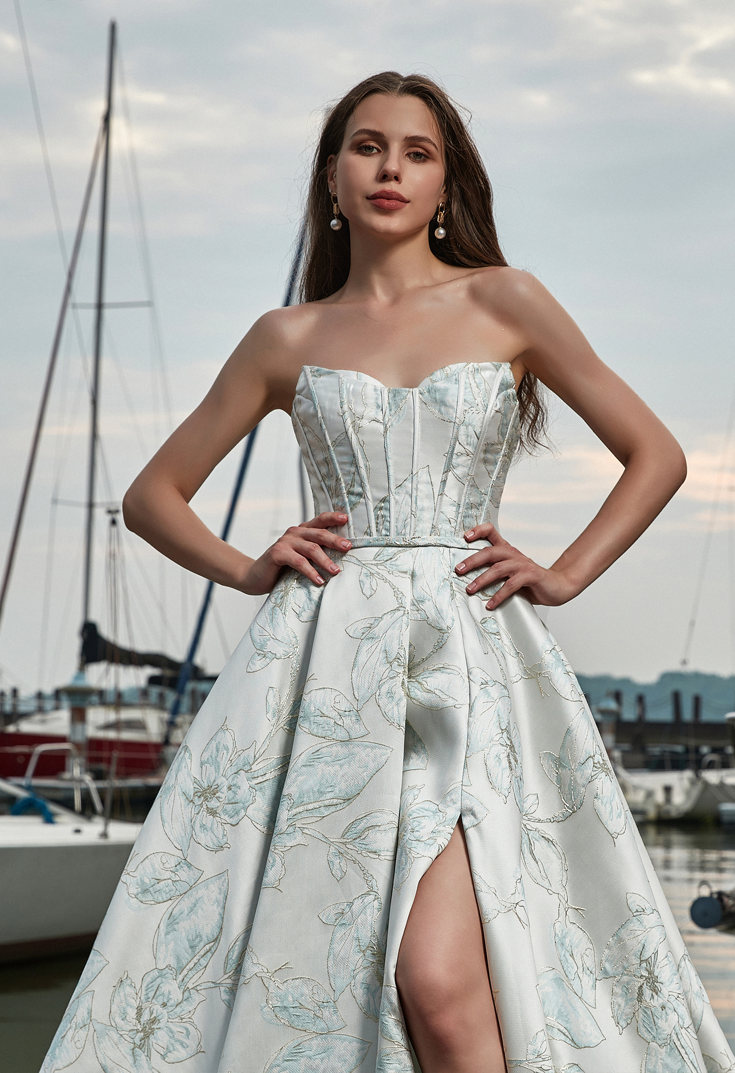 Satin Sleeveless A-Line Split And Grace Wedding Dress HW3411