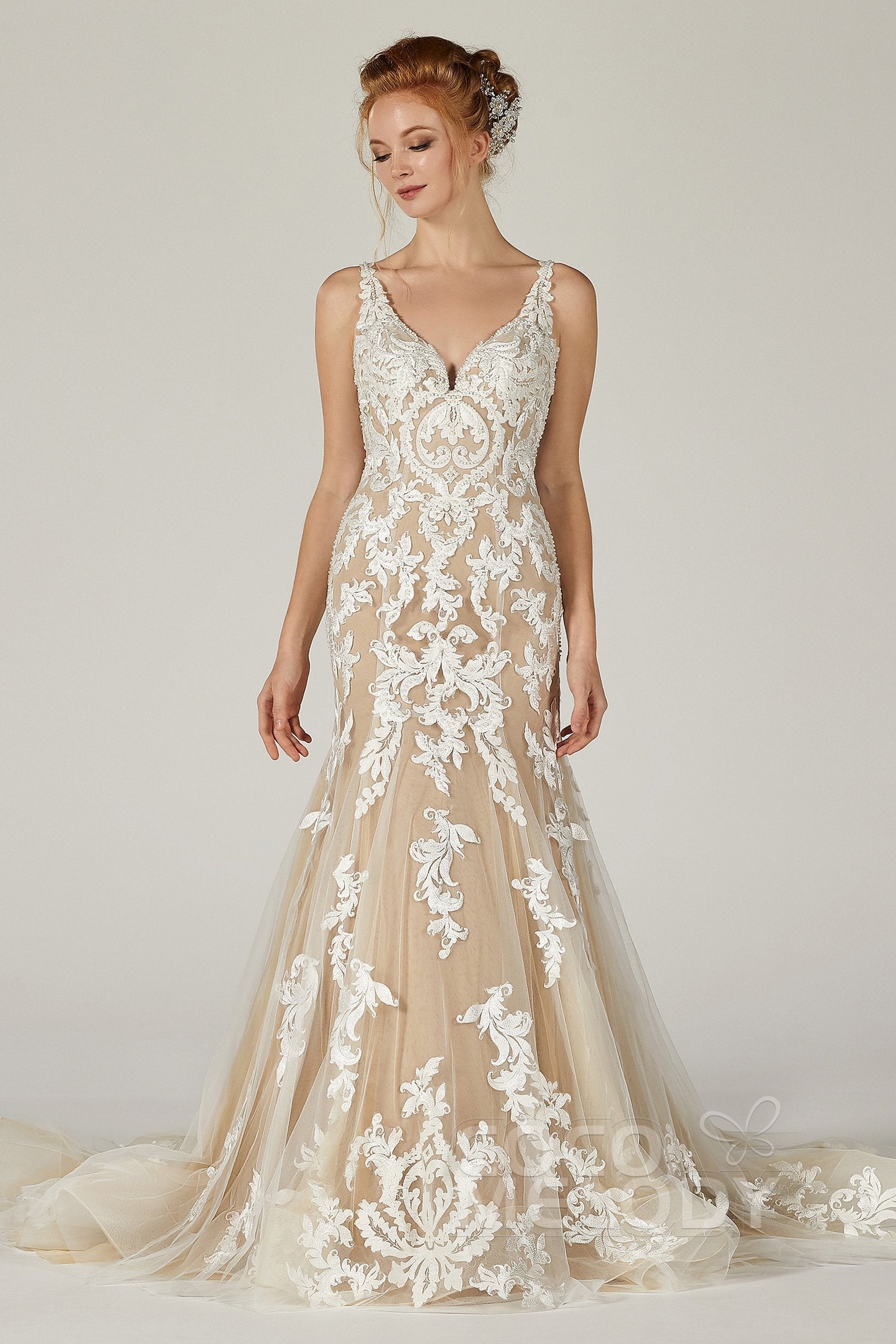 Trumpet-Mermaid Court Train Tulle Wedding Dress