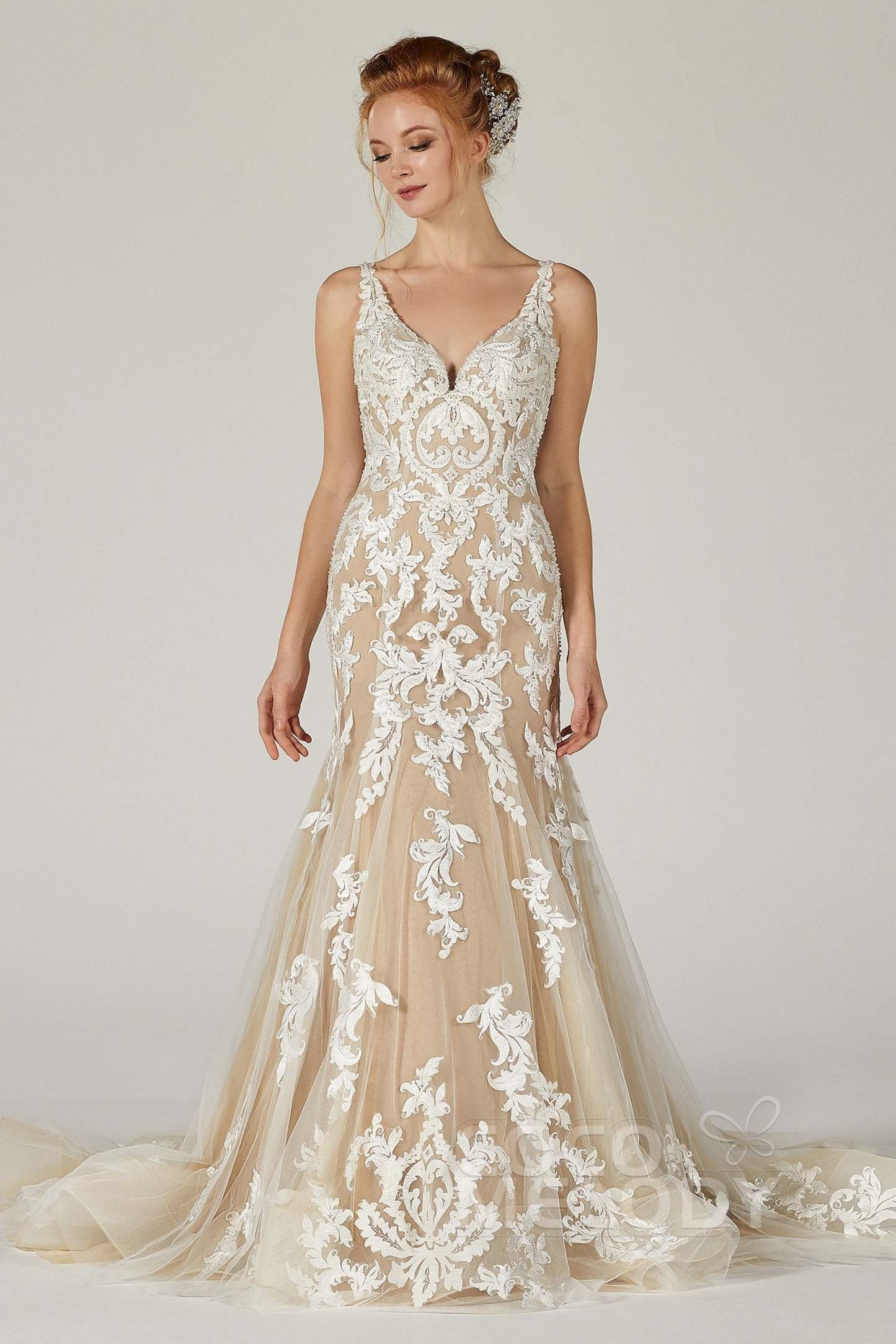 Trumpet-Mermaid Court Train Tulle Wedding Dress