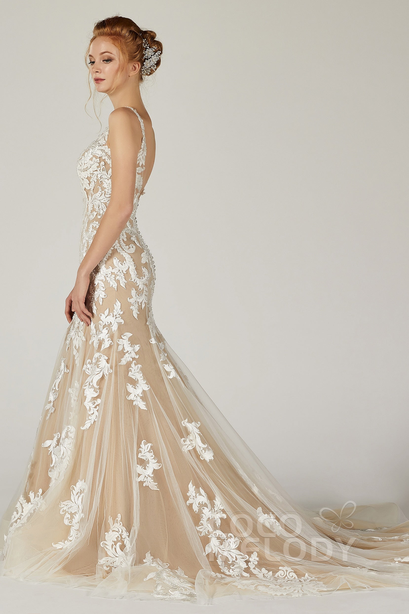 Trumpet-Mermaid Court Train Tulle Wedding Dress