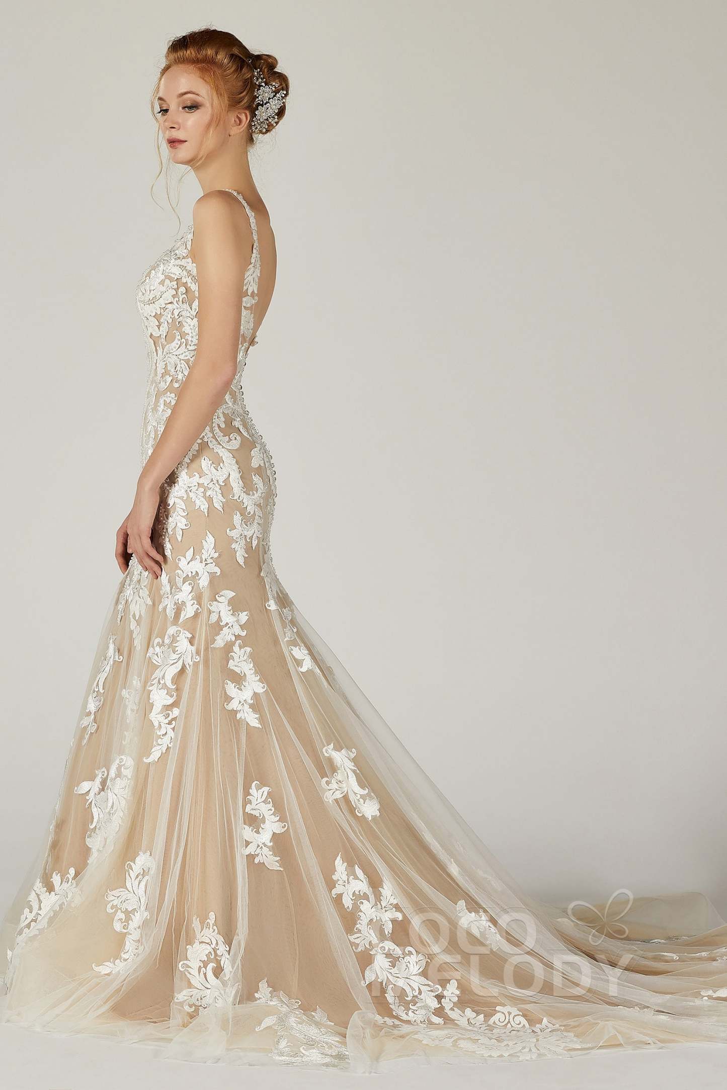 Trumpet-Mermaid Court Train Tulle Wedding Dress