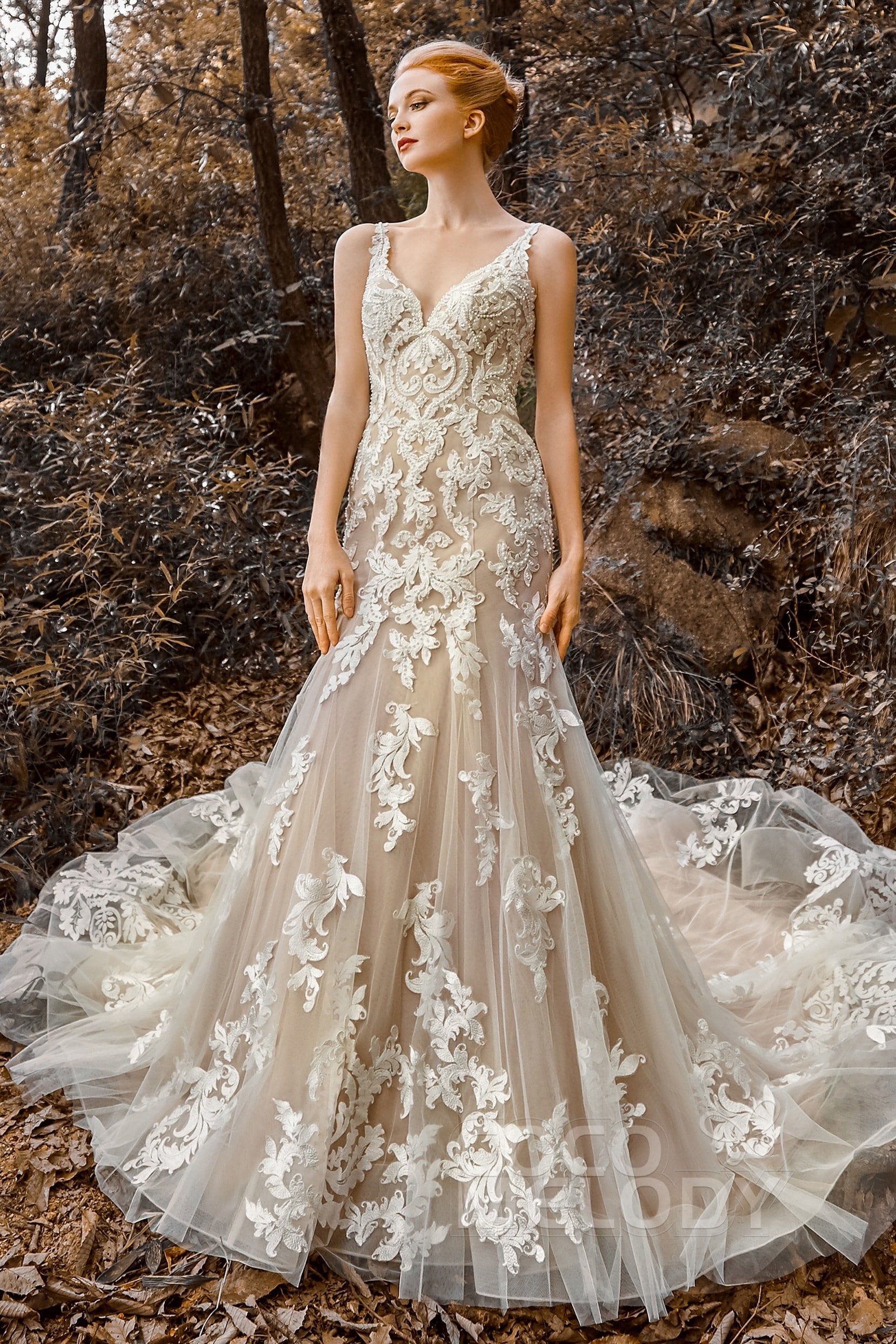 Trumpet-Mermaid Court Train Tulle Wedding Dress