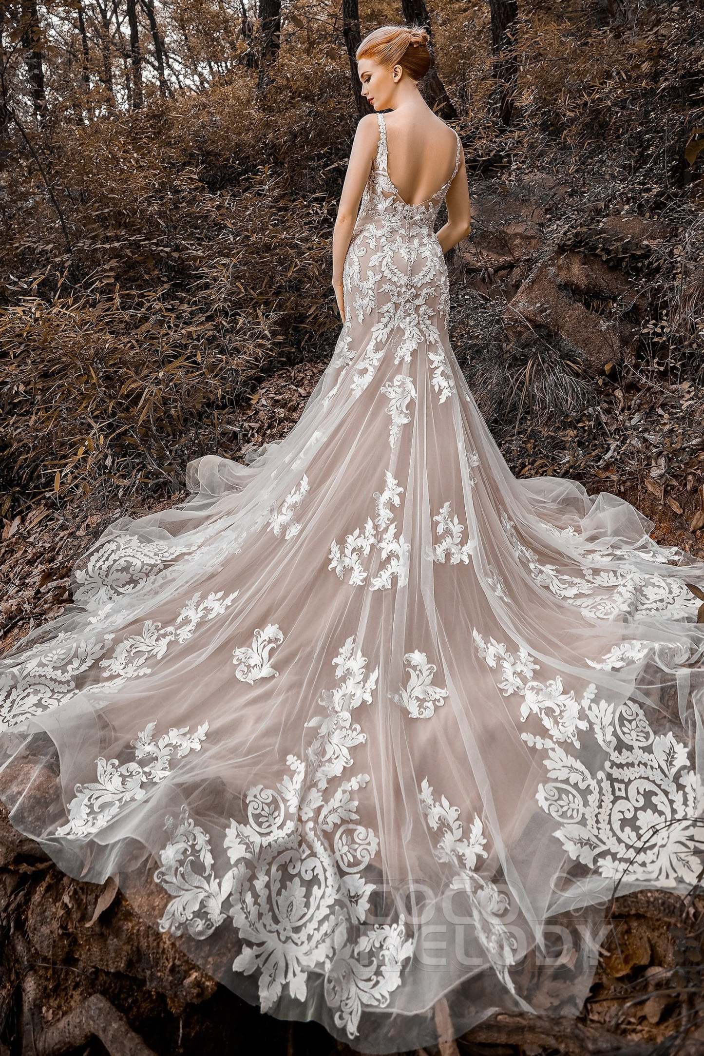 Trumpet-Mermaid Court Train Tulle Wedding Dress