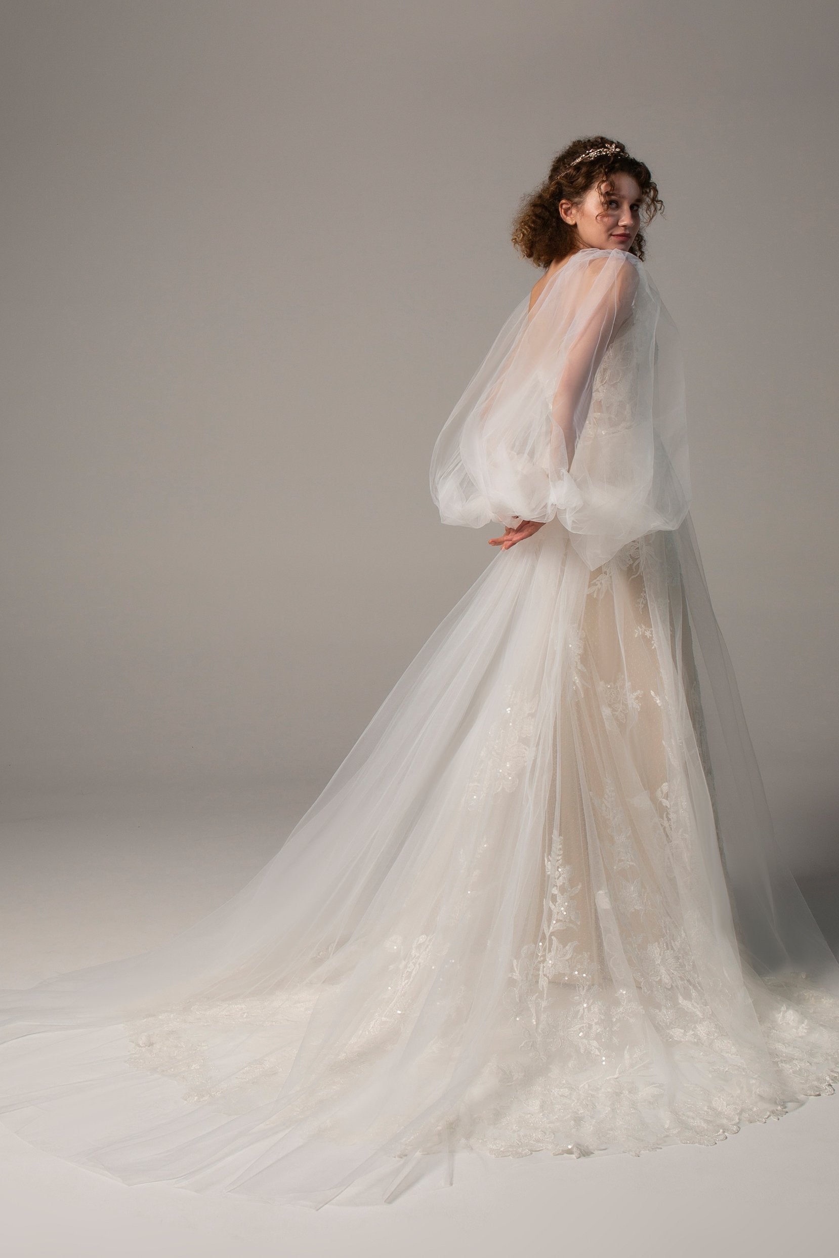 Trumpet Court Train Tulle Knitted Wedding Dress