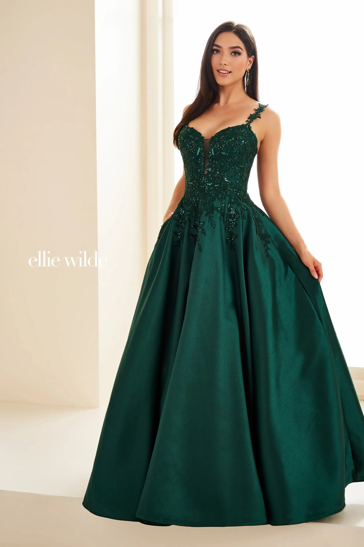 Ball Gown Sweetheart Spaghetti Straps Sequin Lace Appliques Prom Dress