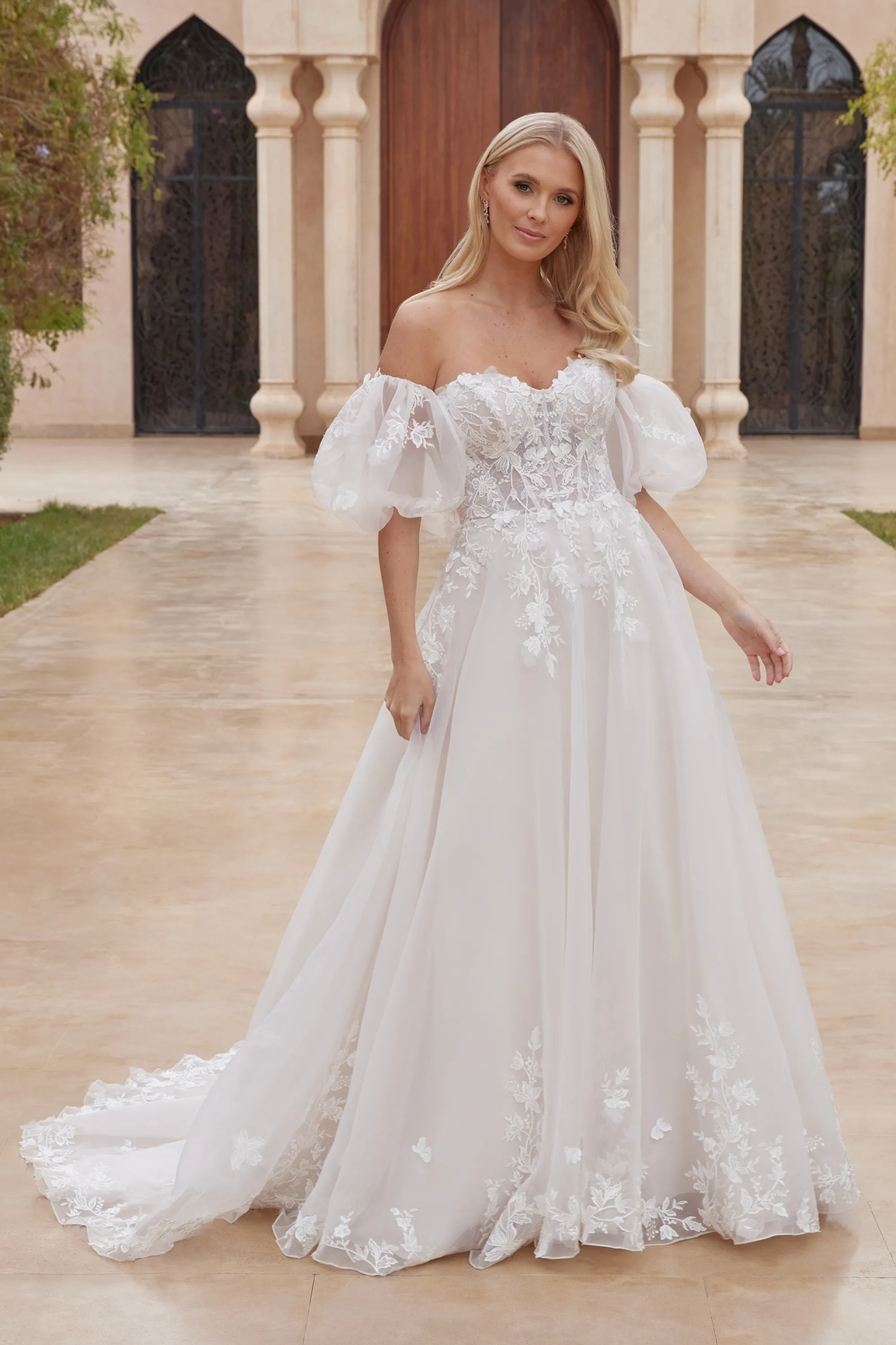 Ball Gown Sweetheart Lace Organza Sweep Train Wedding Dress 44437