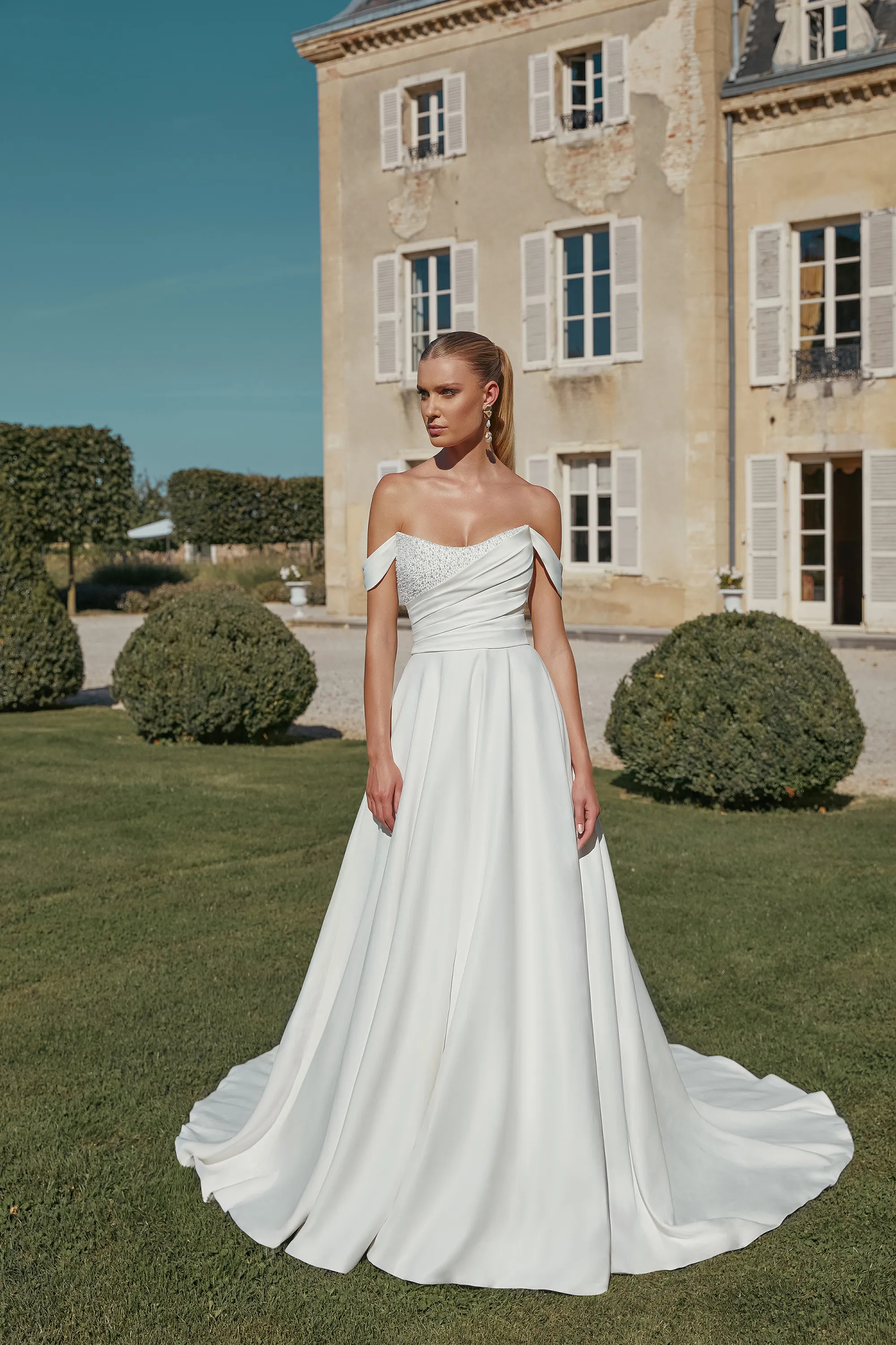 Chic Ball Gown Scoop Satin Beading Chapel Length Train Wedding Dress