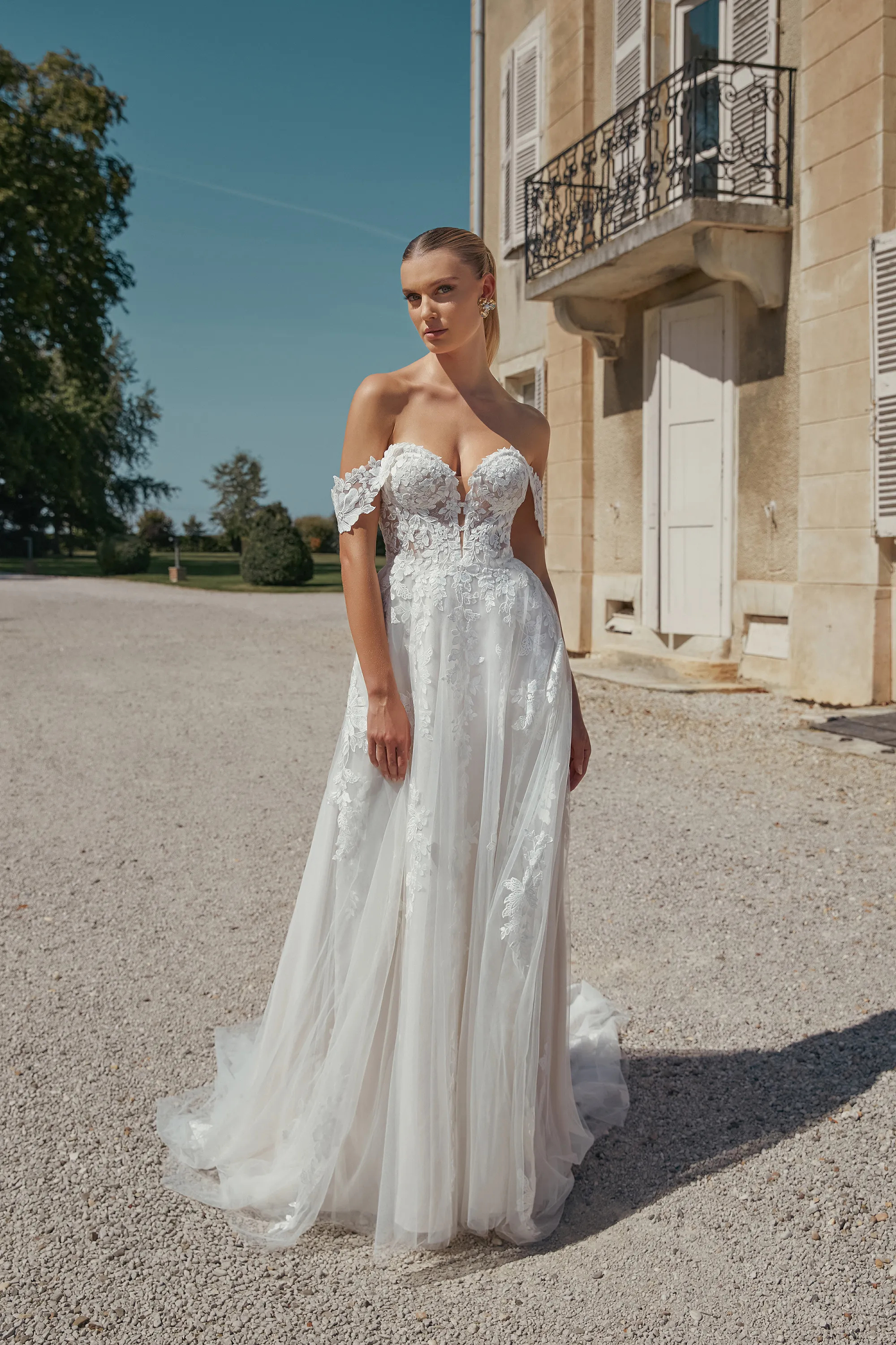 Graceful A-Line Sweetheart Sequins Lace Chapel Train Wedding Dress 44466
