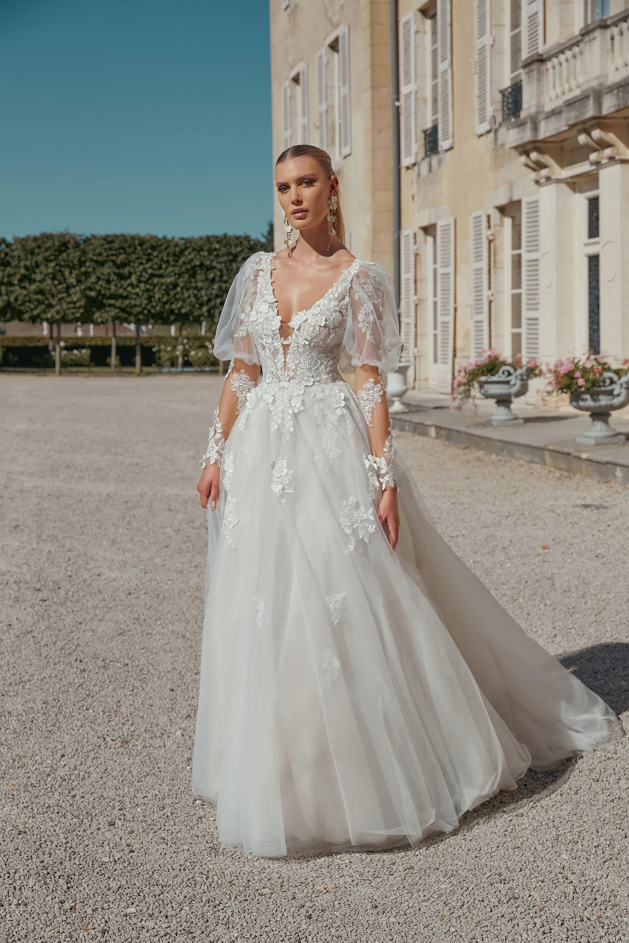 Ball Gown Plunge V-Neck 3D Lace Appliques Wedding Dress 44468