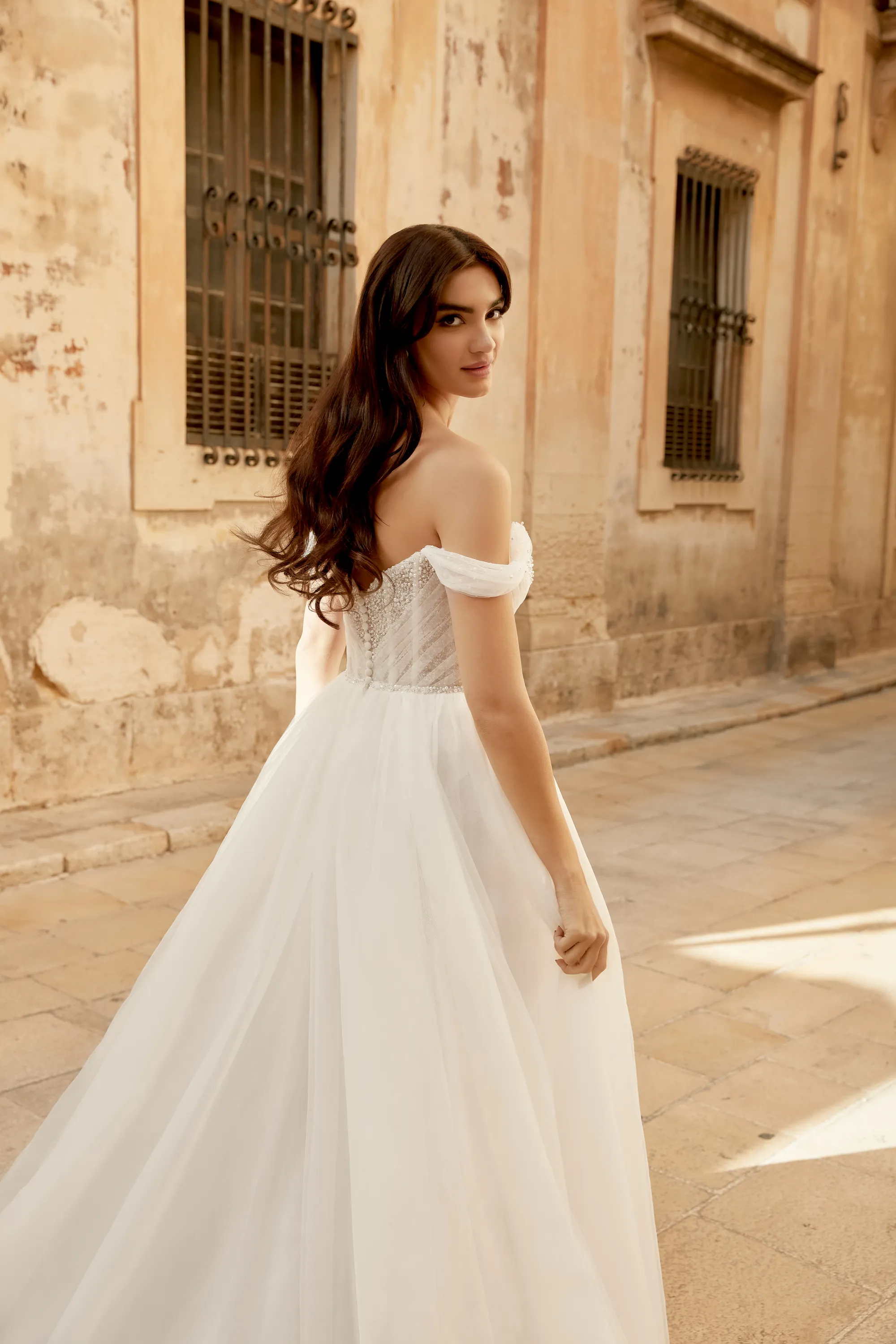 Ball Gown Sweetheart Pearl Sequins Chapel Length Train Wedding Dress 44489