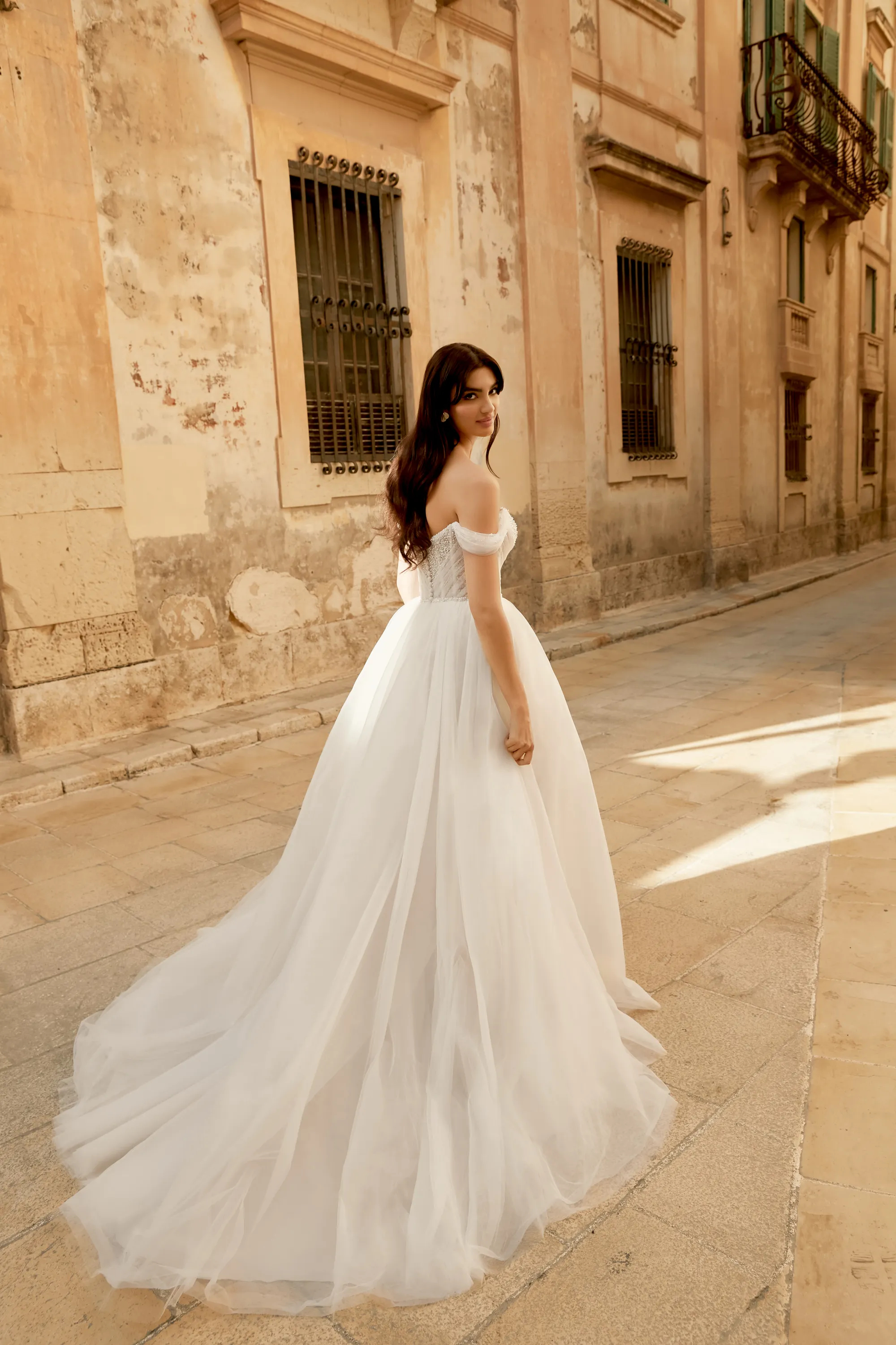 Ball Gown Sweetheart Pearl Sequins Chapel Length Train Wedding Dress 44489