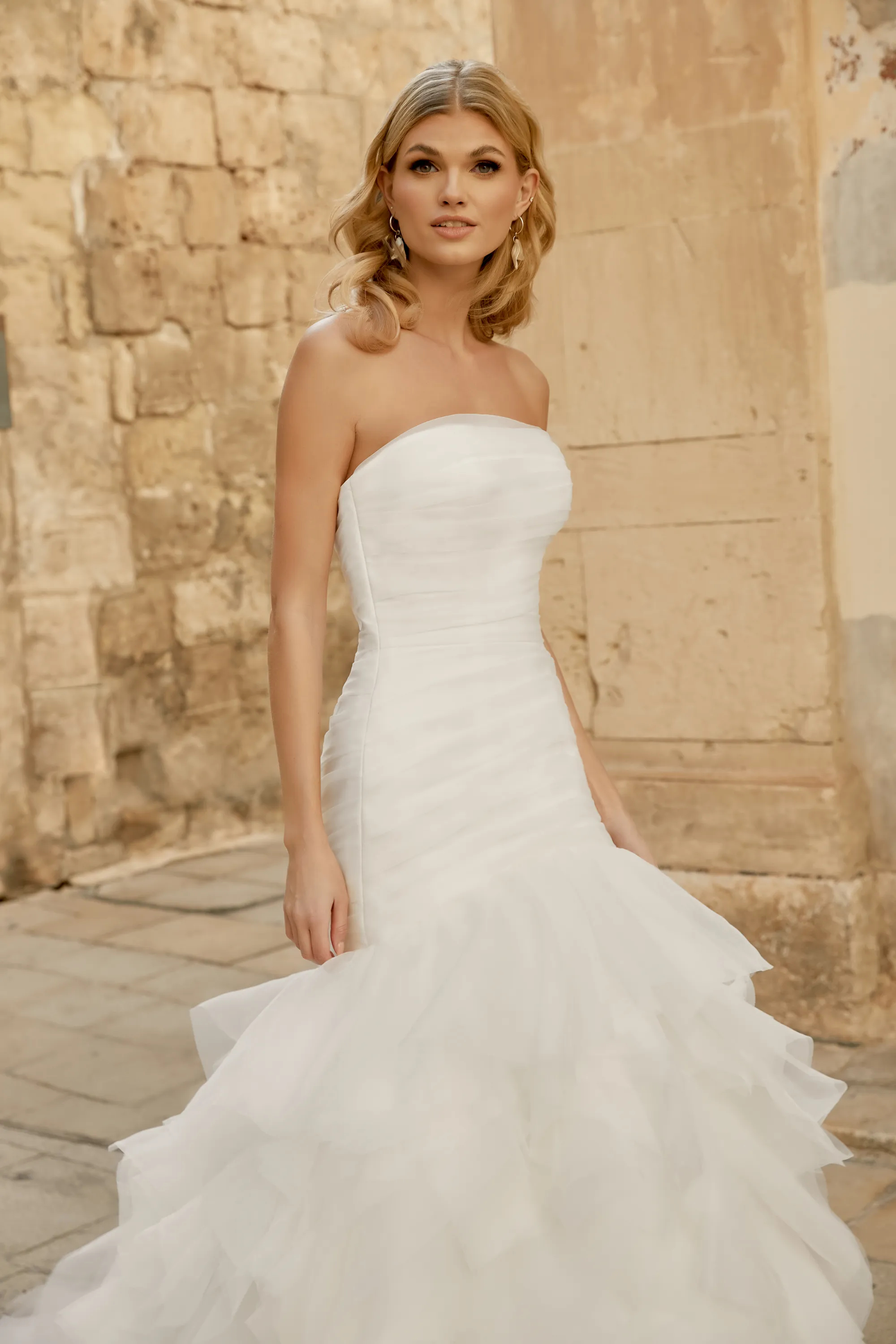 Graceful Trumpet Straight Organza Chapel Wedding Dress 44501