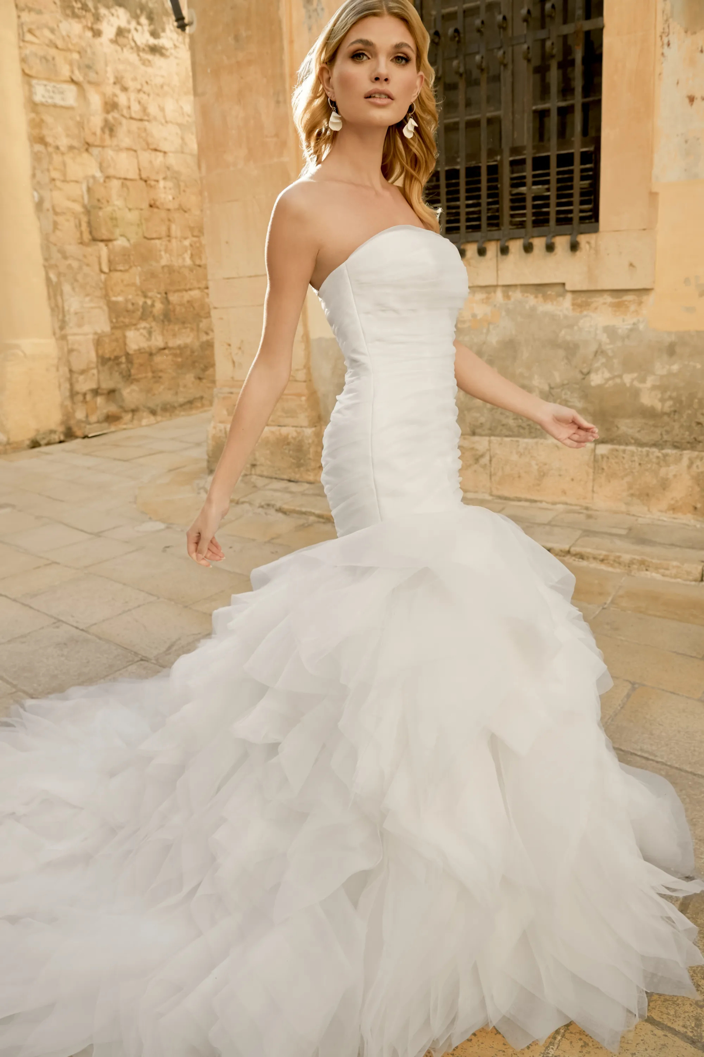 Graceful Trumpet Straight Organza Chapel Wedding Dress 44501