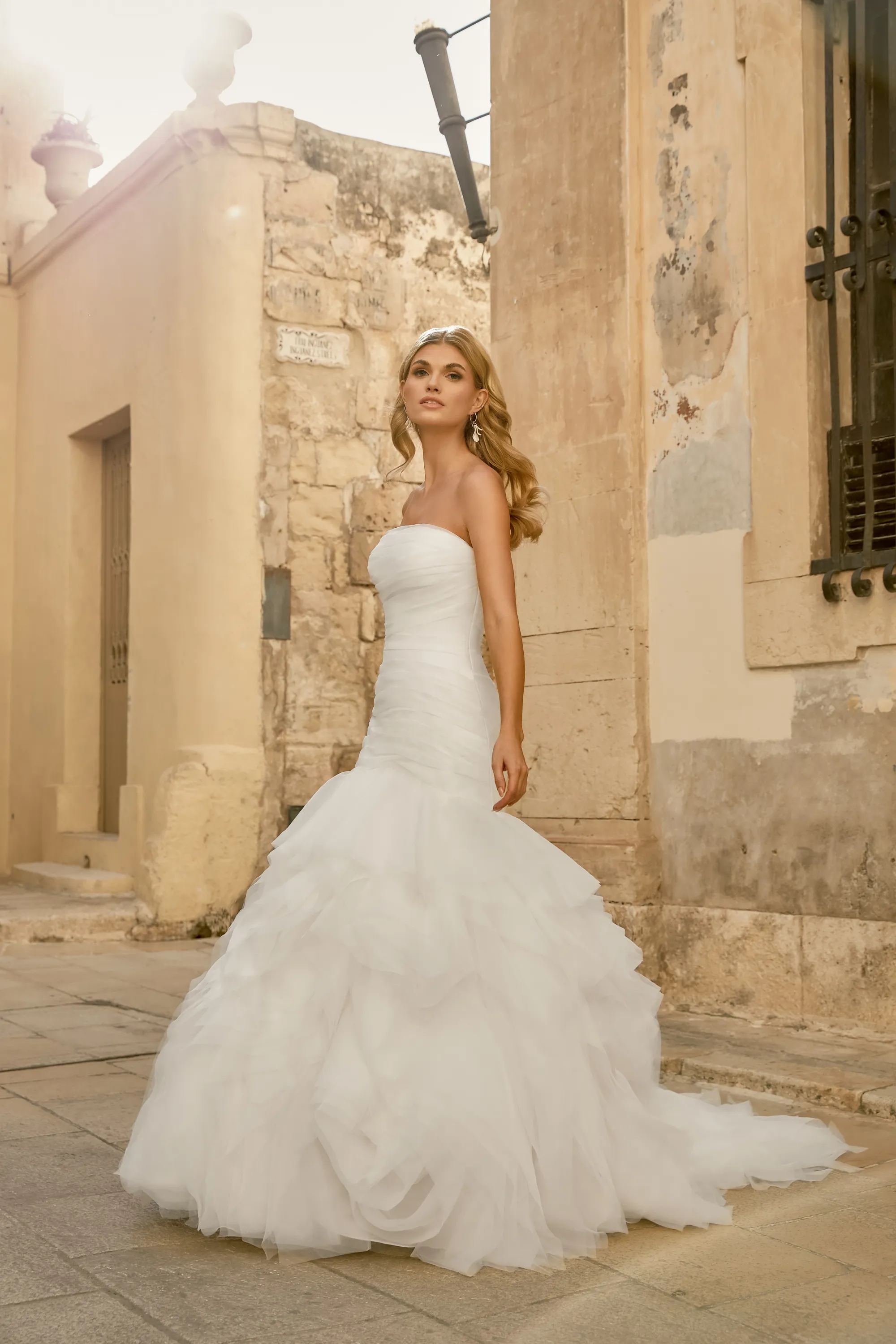 Graceful Trumpet Straight Organza Chapel Wedding Dress 44501