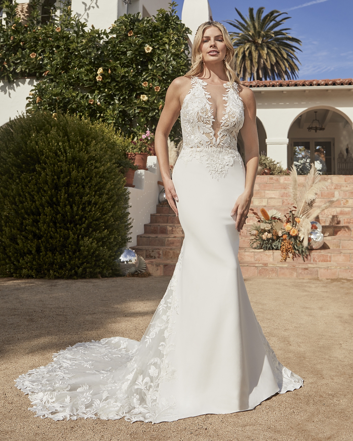 Glamorous Boho A-Line Floral Lace Appliques V-Back Wedding Dress