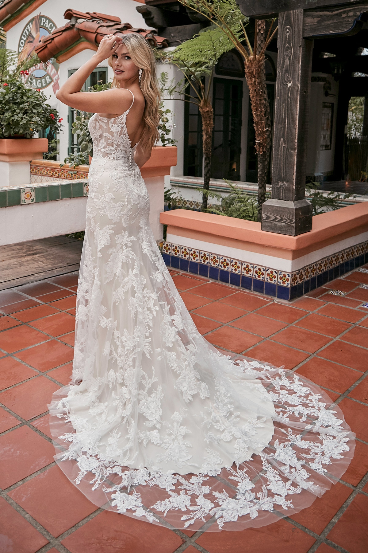 Alluring Fit And Flare Plunging V-Neck Floral Lace Wedding Dress #BL370