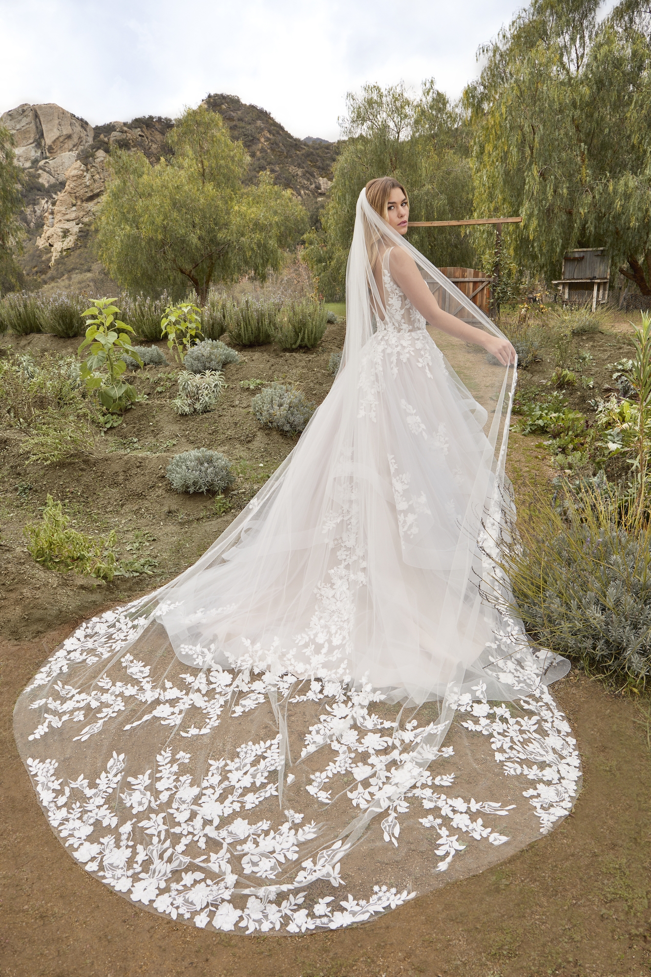 A-Line V-Neck Sequined Floral Appliques Wedding Dress