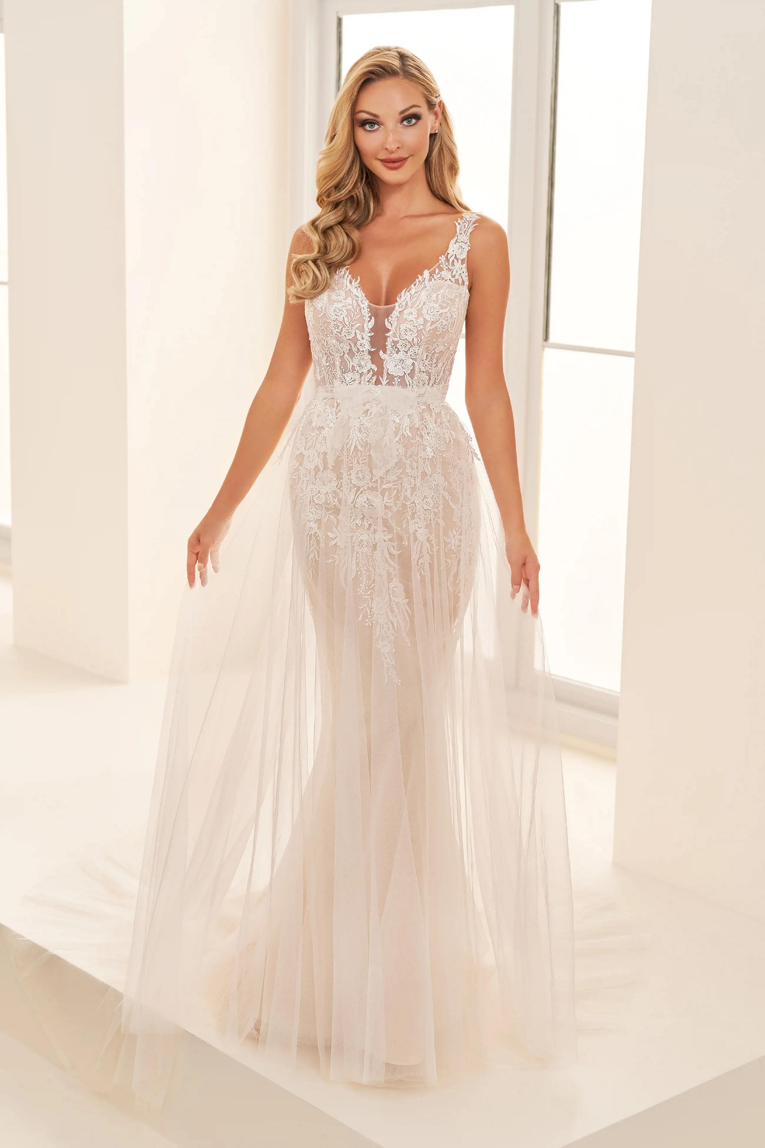 Boho Fit and Flare Plunging V-Neck Lace Appliques Wedding Dress #E2525
