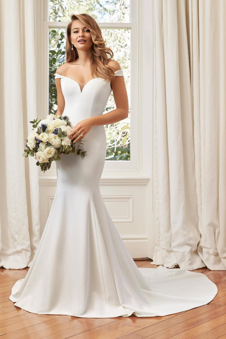 Elegant And Classic Off-Shoulder Wedding Dress #Y11961