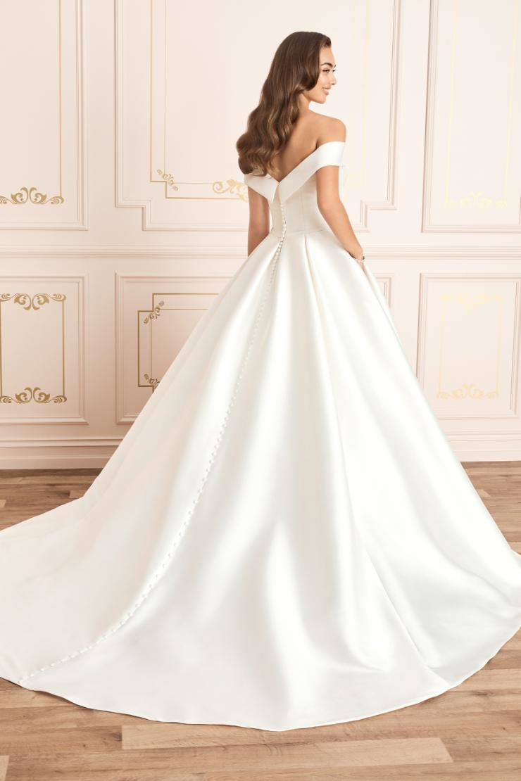 Classic Modern Ballgown With Pockets #Y12014